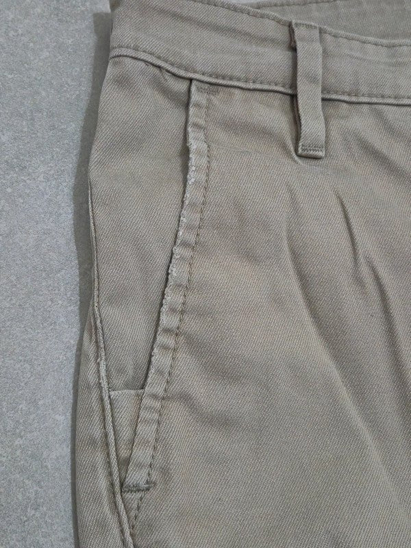 Men Levi's Khaki Slim Straight W30 L34 Trousers
