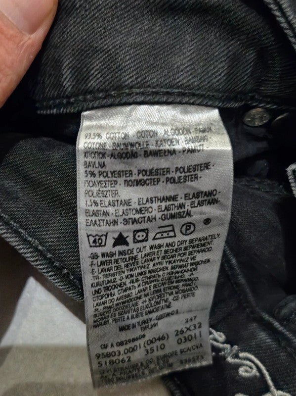 Women Levi's Black Skinny W26 L32 Jeans