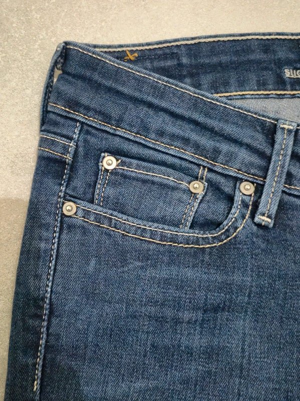 Women Levi's Slight Curve Classic Blue Slim W24 L32 Jeans