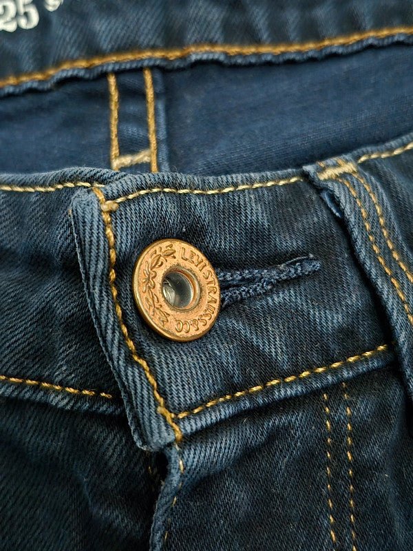 Women Levi's Slight Curve Dark Indigo Skinny W25 L32 Jeans