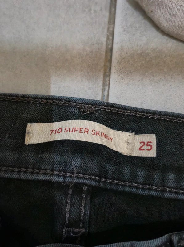 Women Levi's Black Skinny W25 (EU 34) Jeans