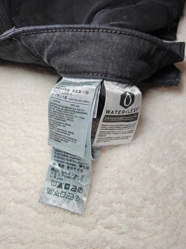 Women Levi's 711 Black Skinny W26 L30 (EU 36/S) Jeans