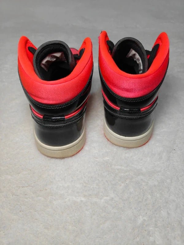 Women Air Jordan 1 Mid Hot Punch Black BQ6472-600 EU 39 Sneakers