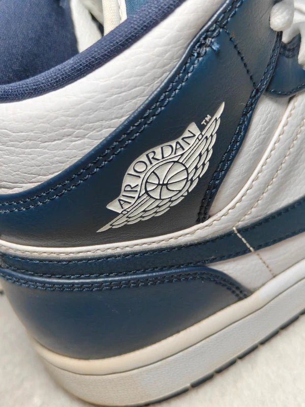 Men Air Jordan 1 Mid Obsidian White Metallic Gold EU 42 Sneakers