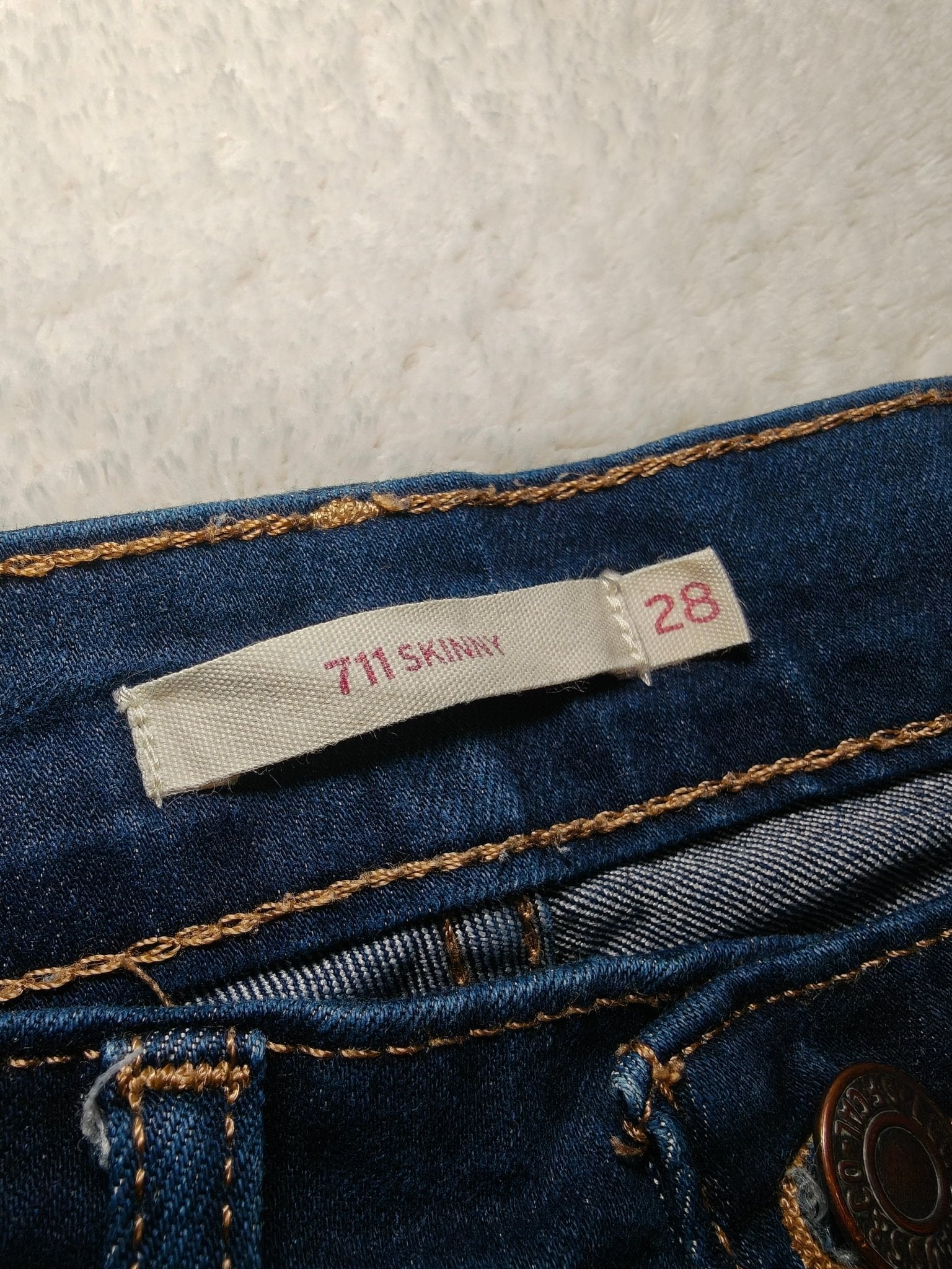 Women Levi’s 711 Blue Skinny W28 L30 (EU 38/M) Jeans