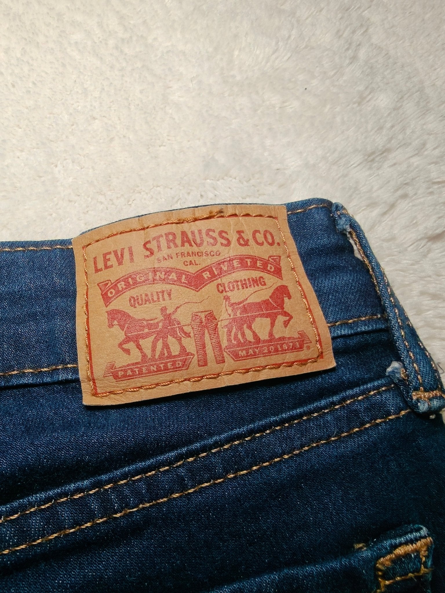 Women Levi’s 711 Blue Skinny W28 L30 (EU 38/M) Jeans