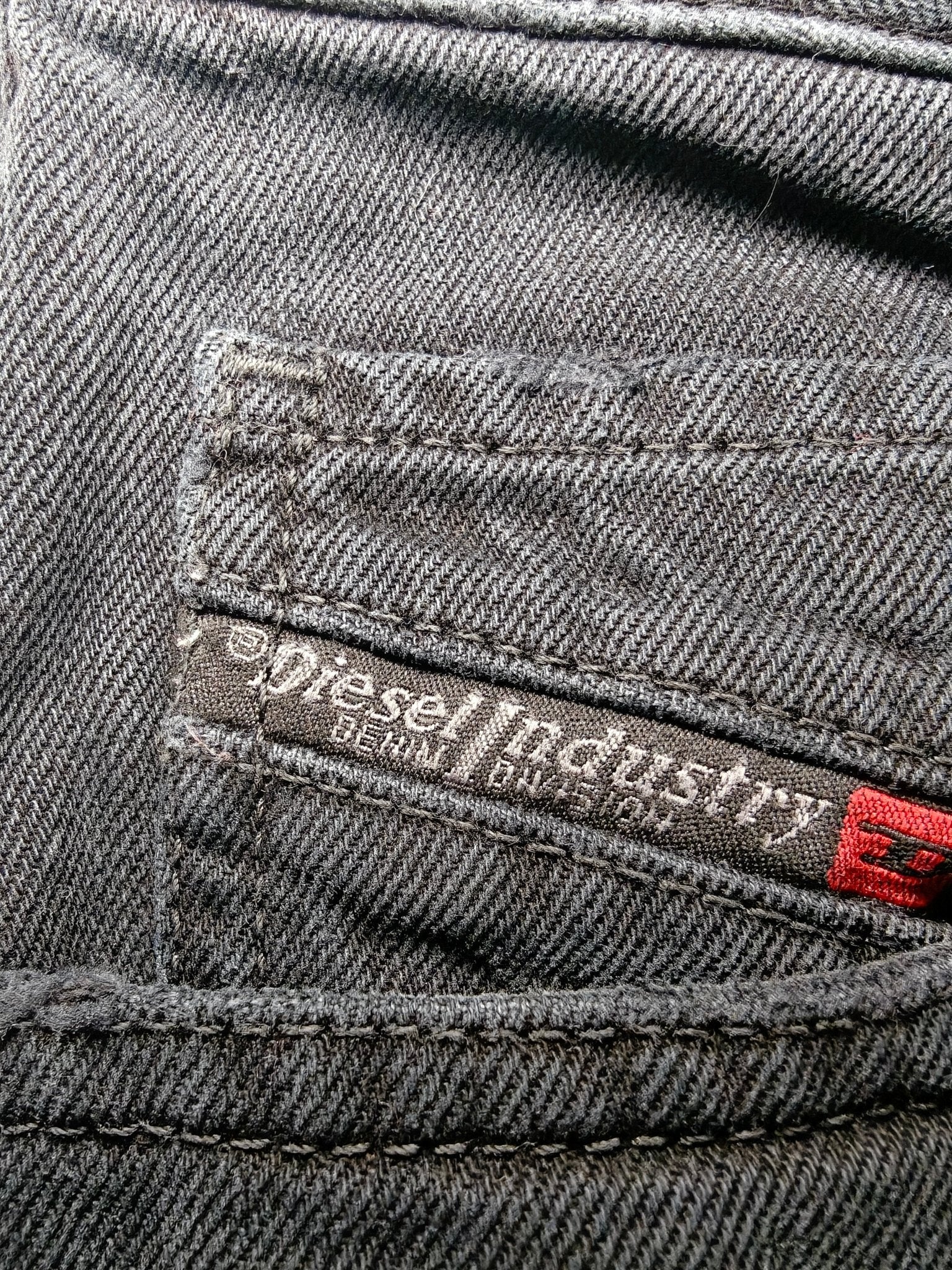 Women Diesel Neekhol Black Faded Straight W25 L32 (EU 34/XS) Jeans