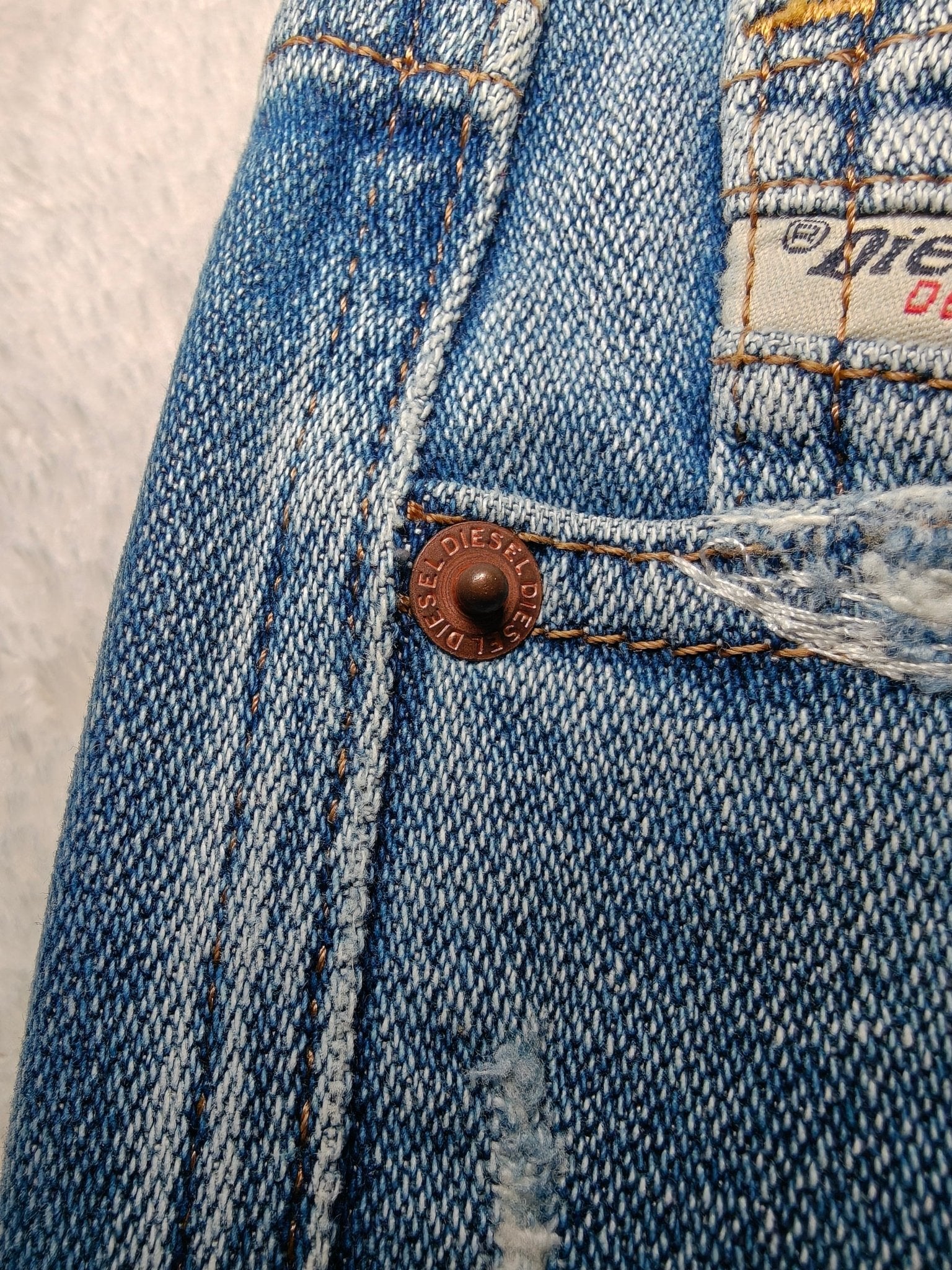 Women Diesel D - Joy Light Blue Slim W25 L32 (EU 34/XS) Jeans
