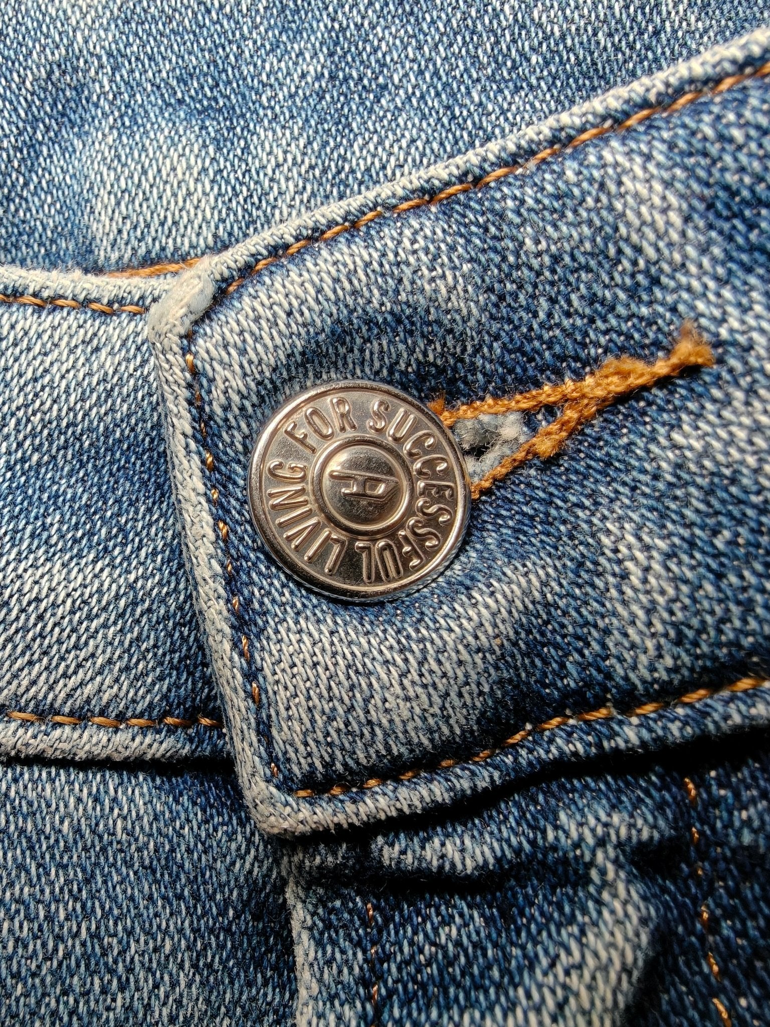 Women Diesel D - Joy Light Blue Slim W25 L32 (EU 34/XS) Jeans