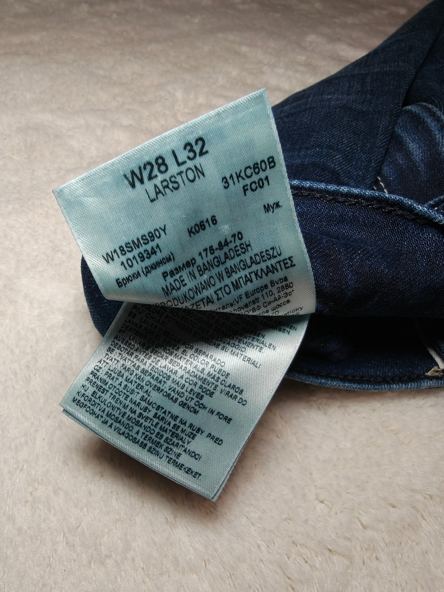 Men Wrangler Larston Blue Tapered W28 L32 Jeans