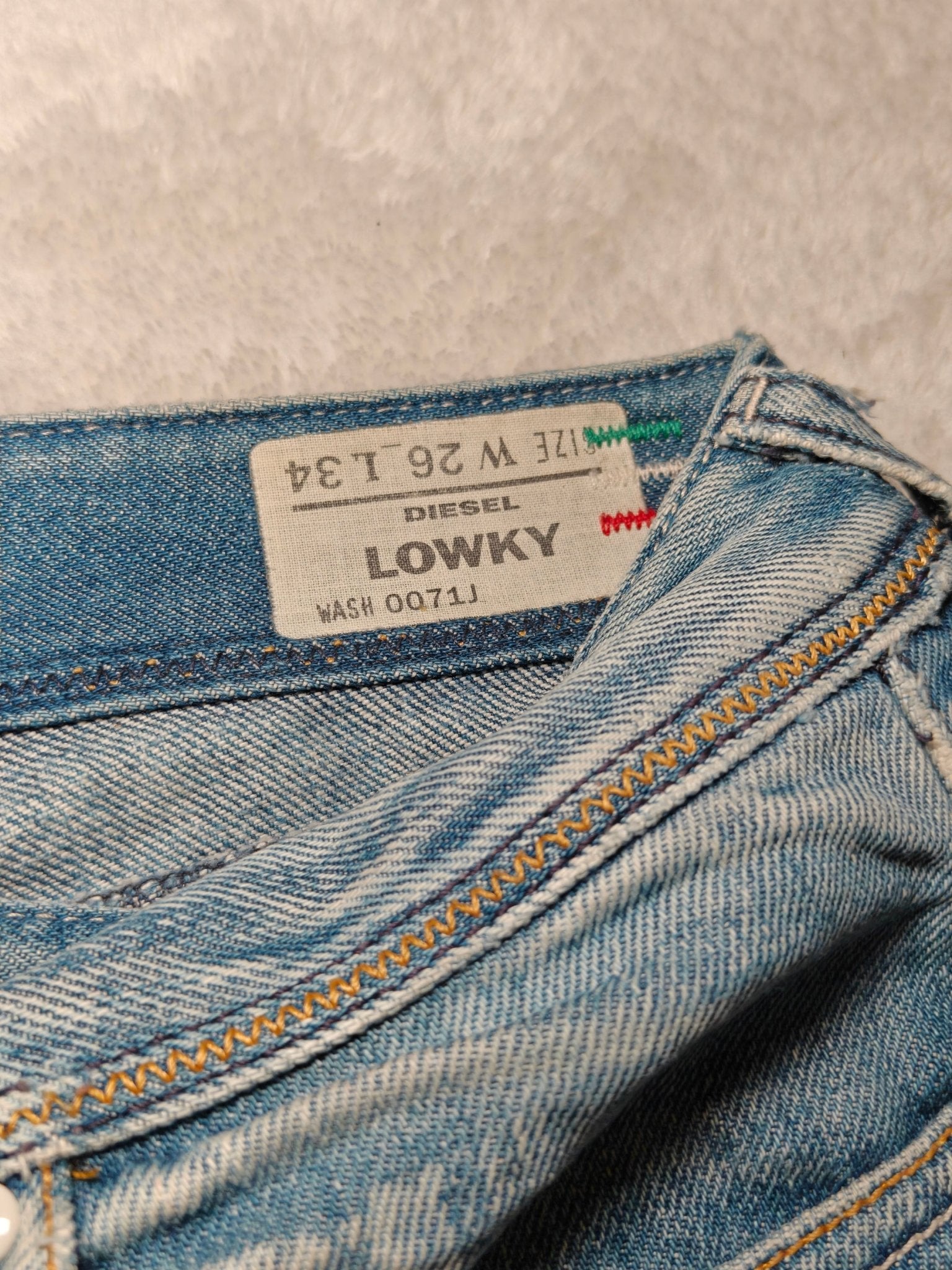 Women Diesel Lowky Blue Wash 0071J Straight W26 L34 (EU 36/S) Jeans