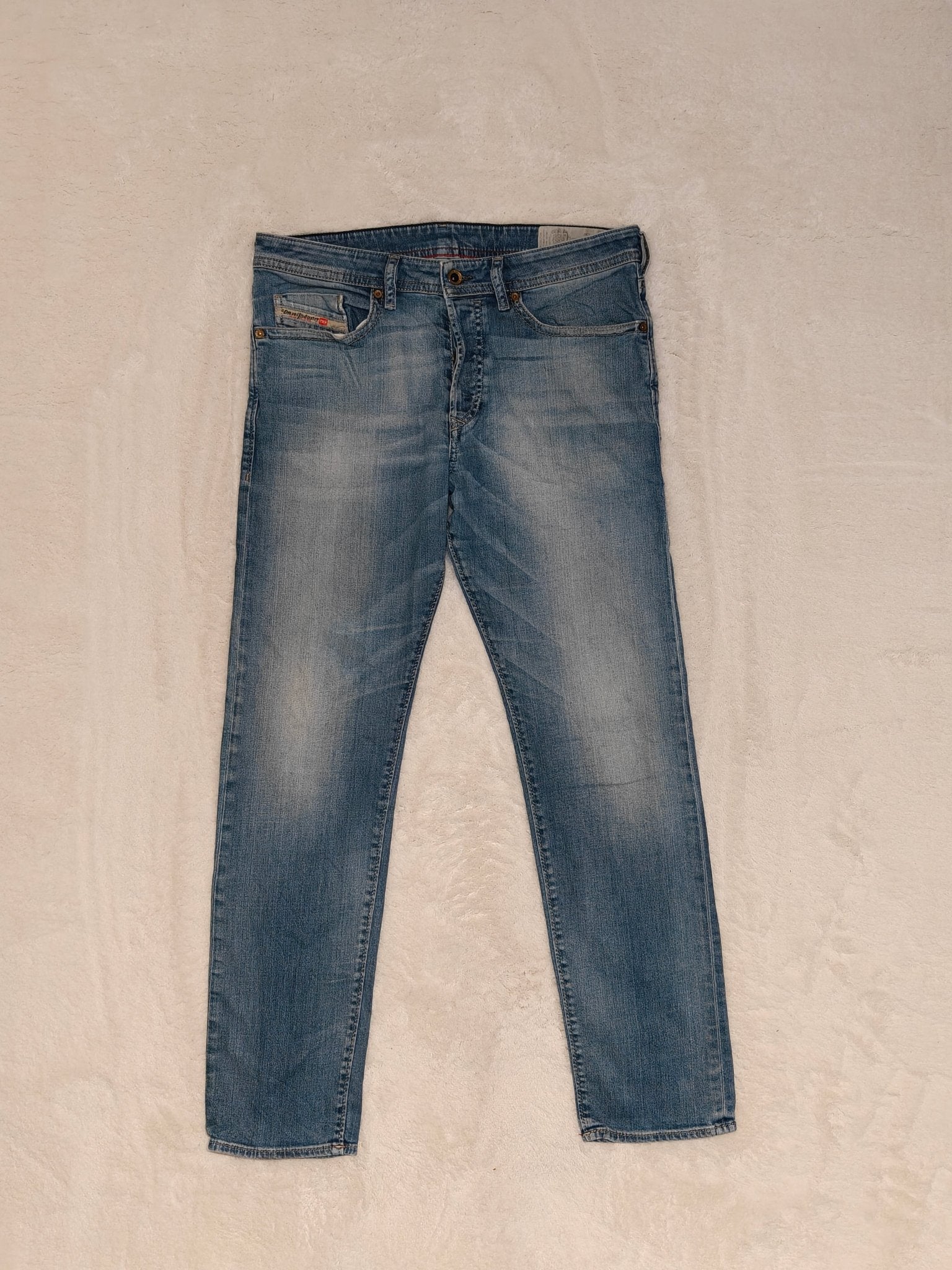 Men Diesel Buster Blue Wash 0685C Regular Slim Tapered W32 L30 Jeans