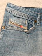 Men Diesel Buster Blue Wash 0685C Regular Slim Tapered W32 L30 Jeans