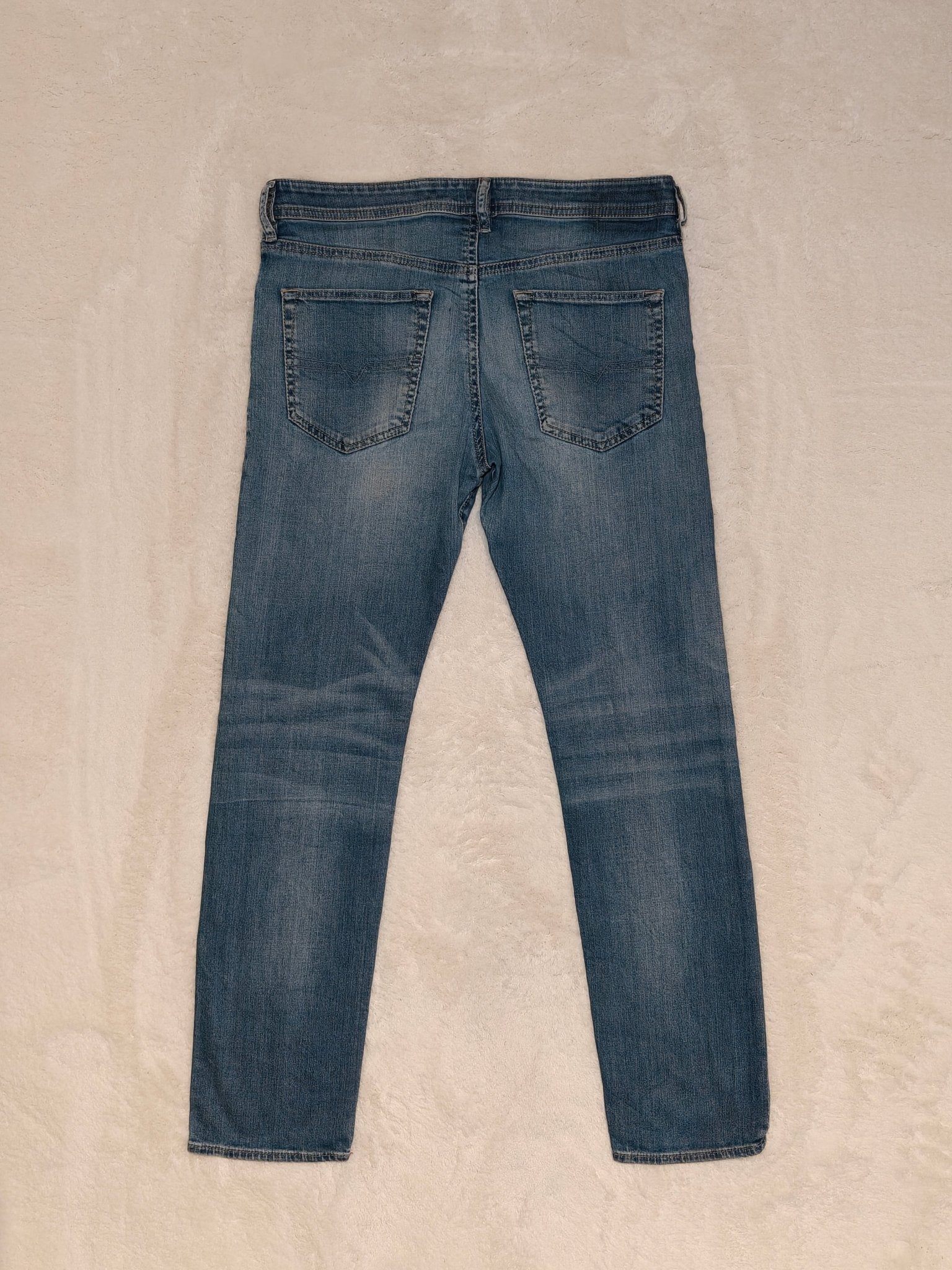 Men Diesel Buster Blue Wash 0685C Regular Slim Tapered W32 L30 Jeans