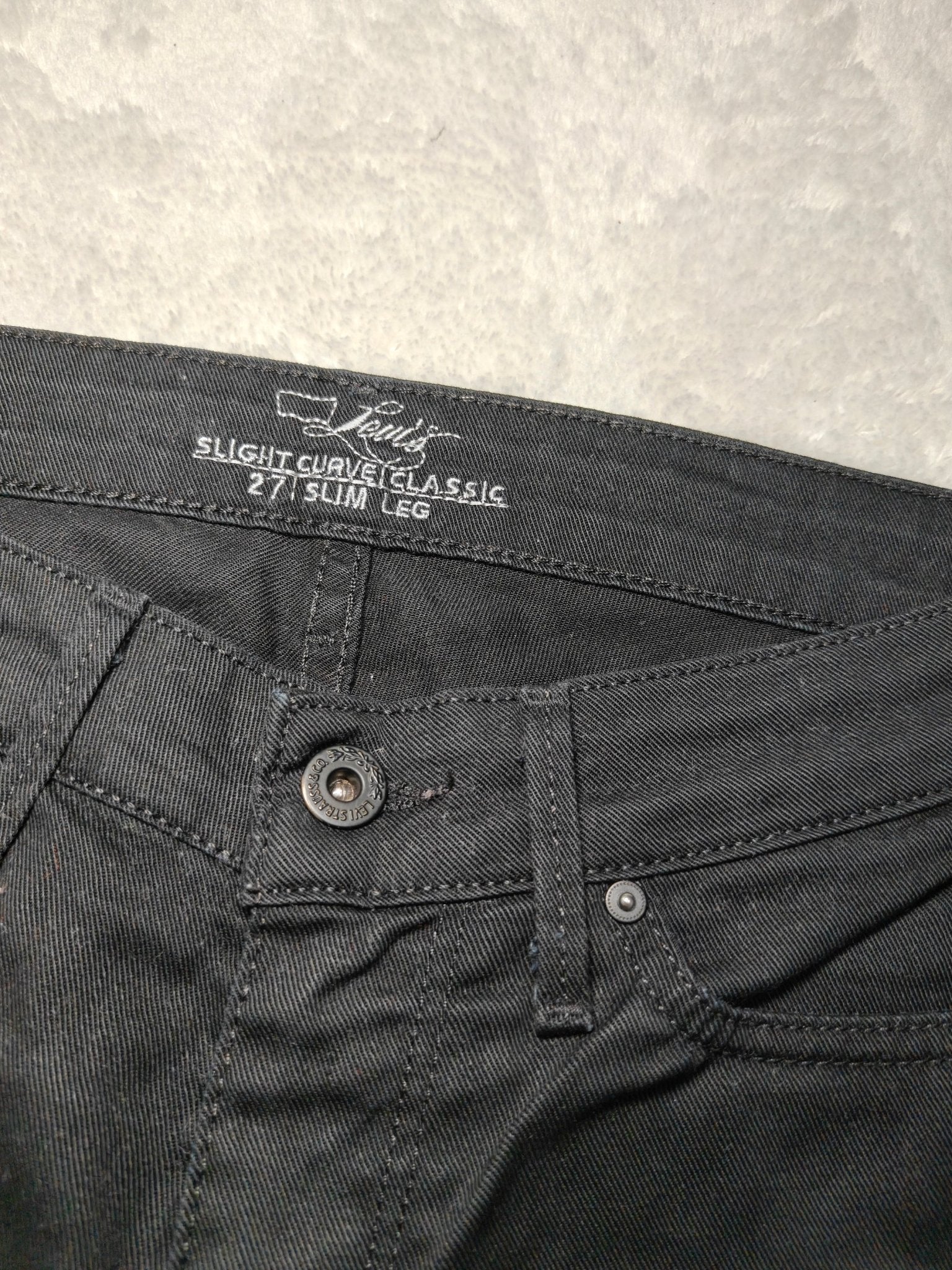 Women Levi's Slight Curve Classic Black Slim W27 L32 (EU 36/S) Jeans