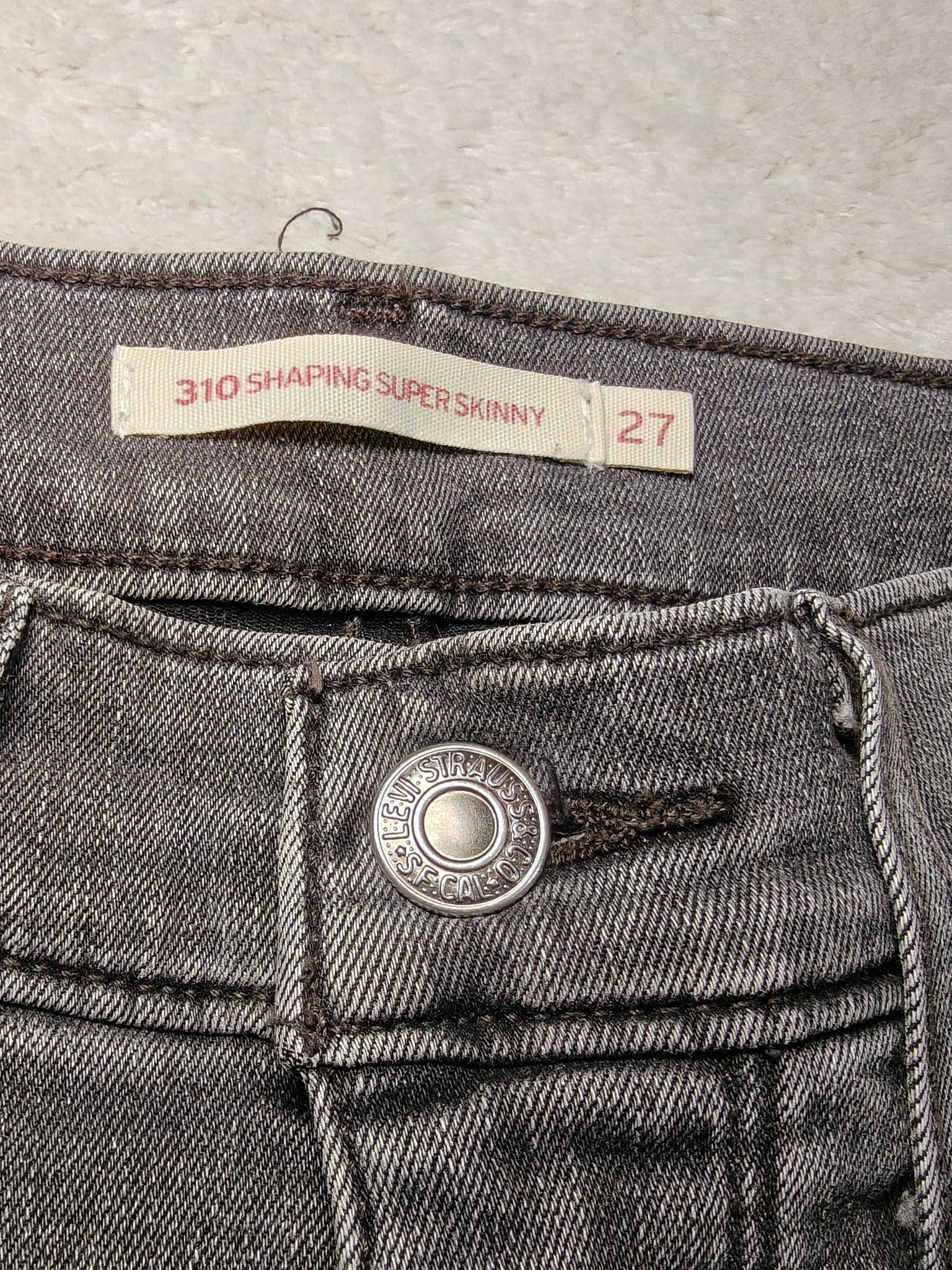 Women Levi's 310 Black Skinny W27 L30 (EU 36/S) Jeans