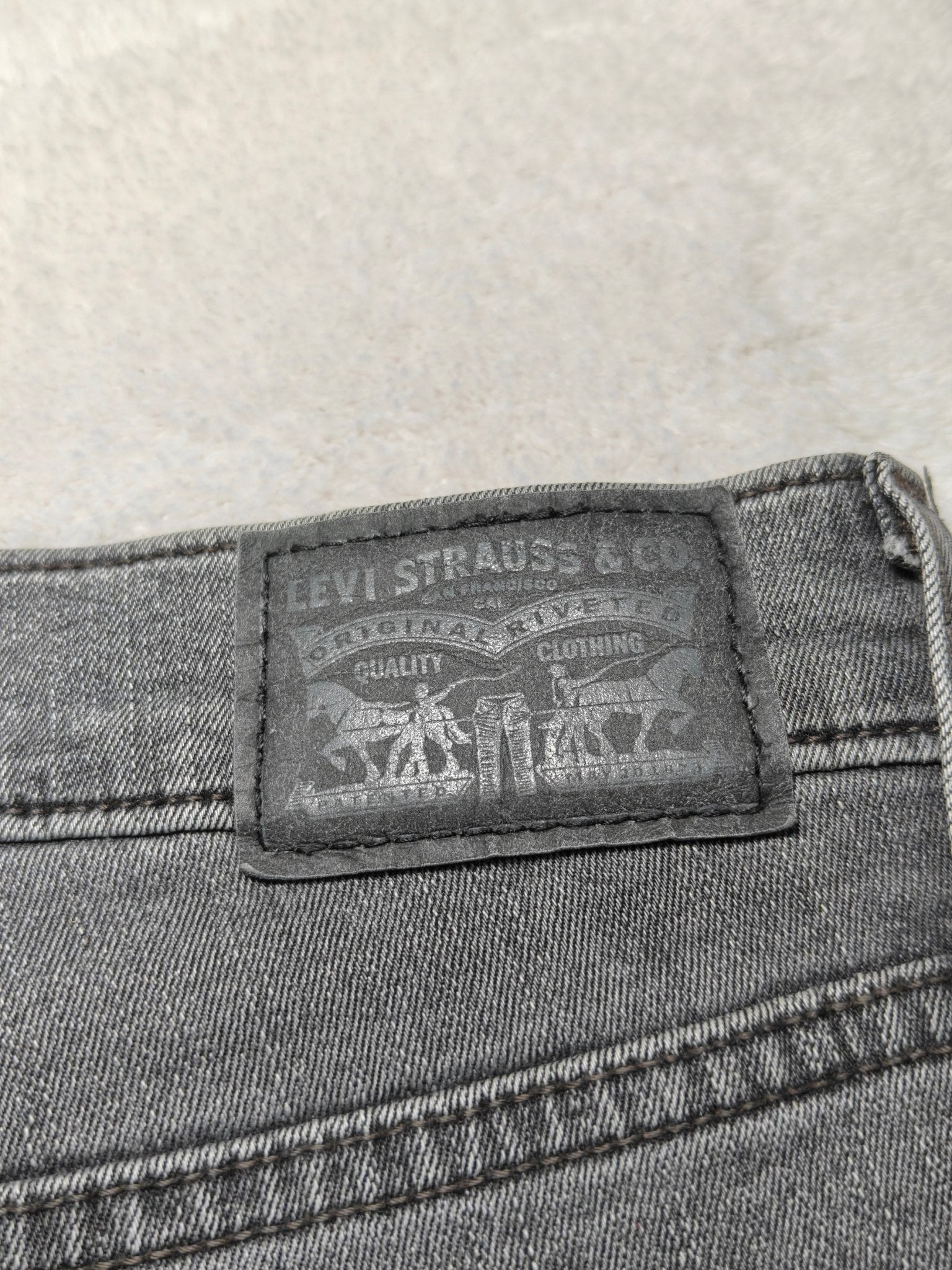 Women Levi's 310 Black Skinny W27 L30 (EU 36/S) Jeans