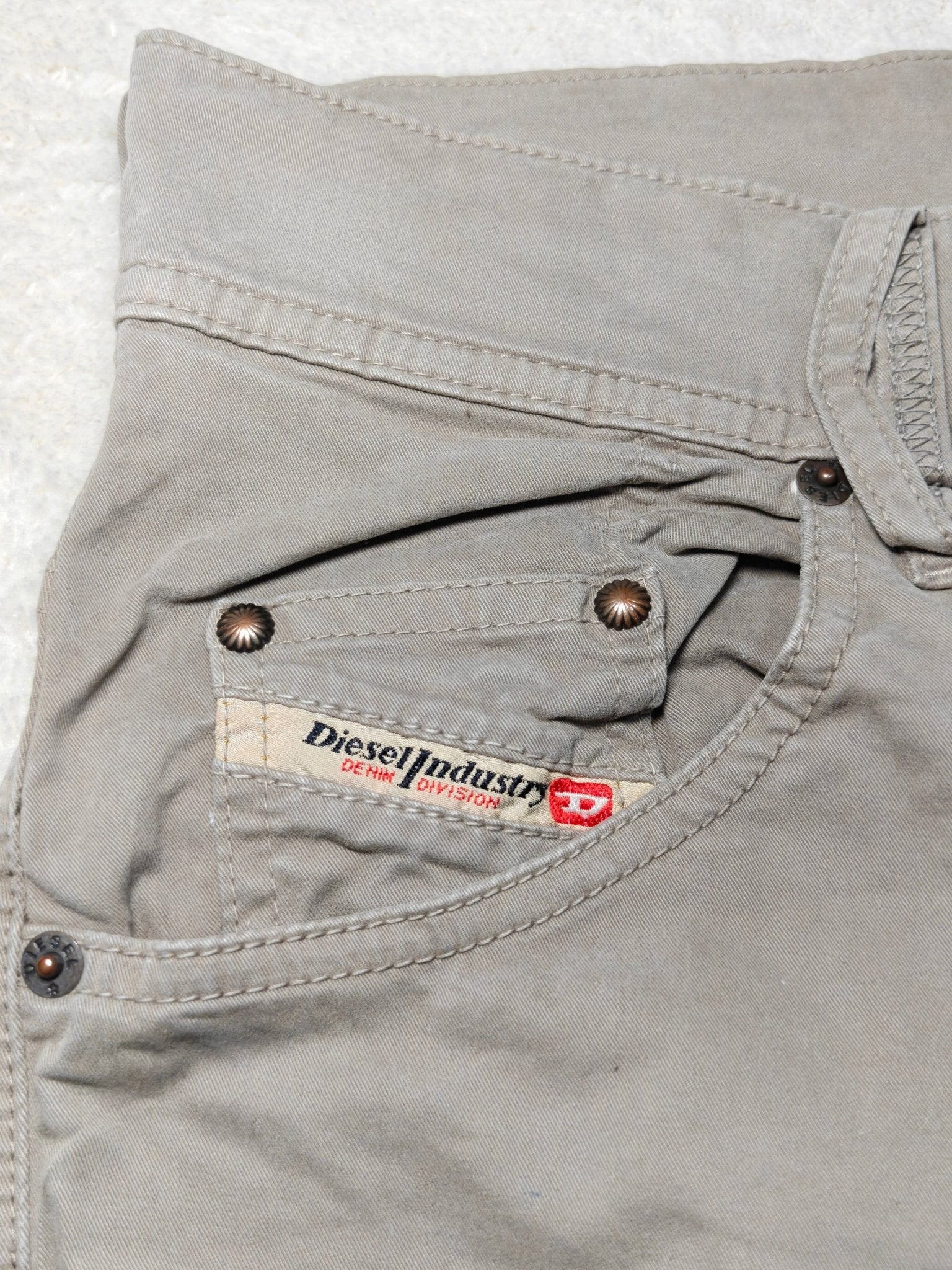 Women Diesel Roquest Taupe Cropped W26 (EU 36/S) Jeans