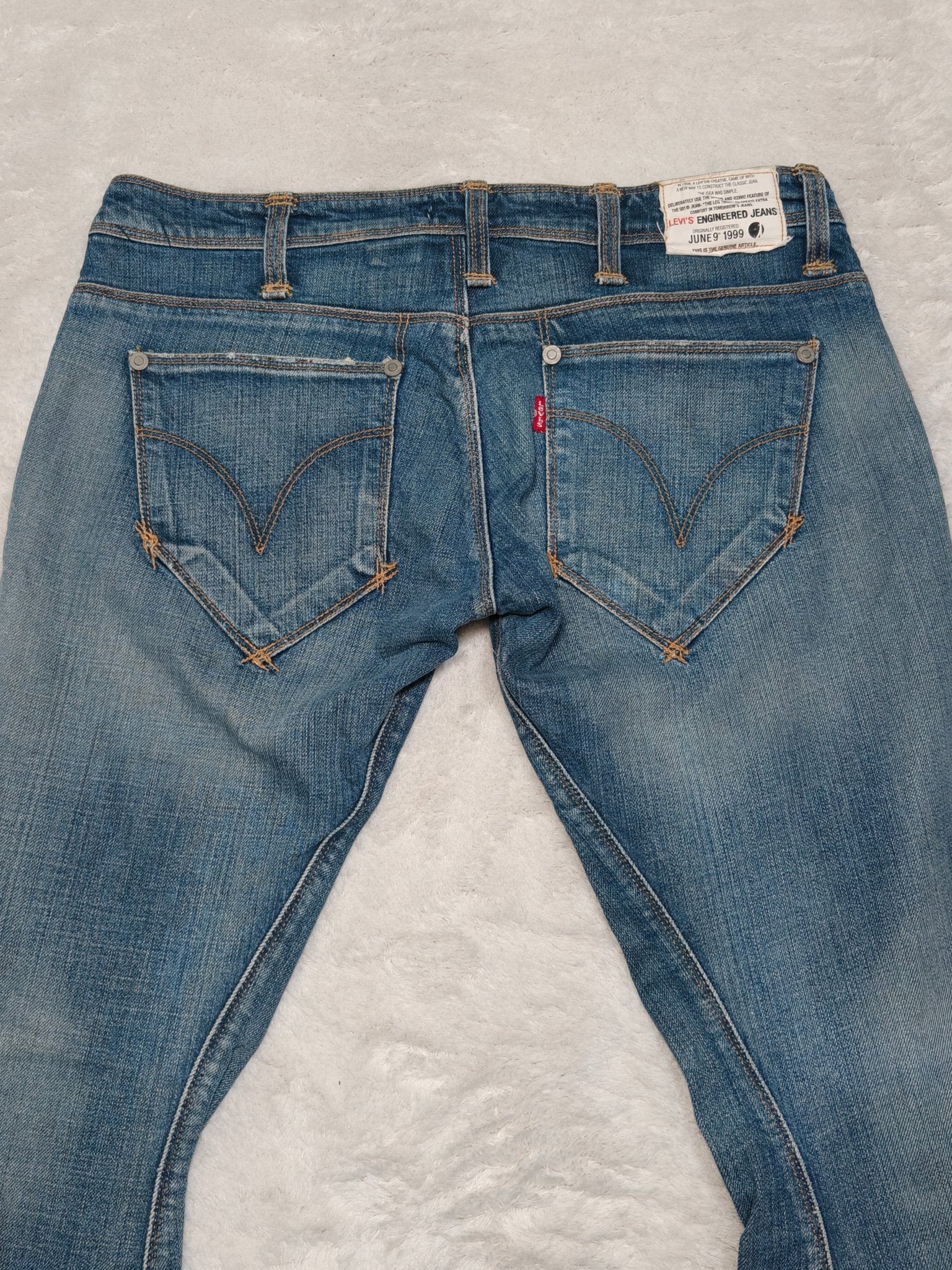 Women Levi's Engineered 10065 0353 Blue Straight W30 L28 (EU 40/L) Jeans