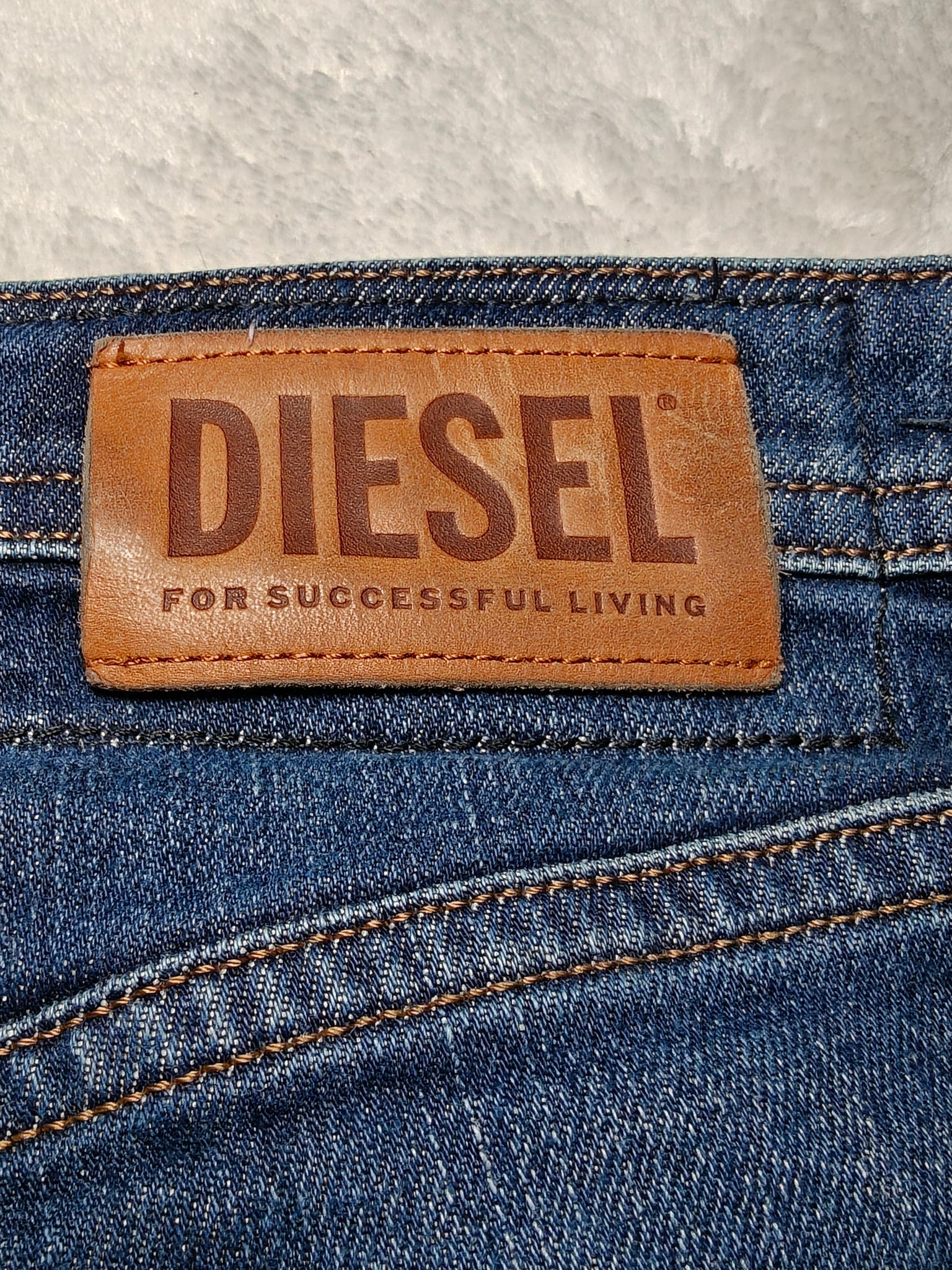 Men Diesel Buster Blue Wash 009HN Tapered W30 L32 Jeans