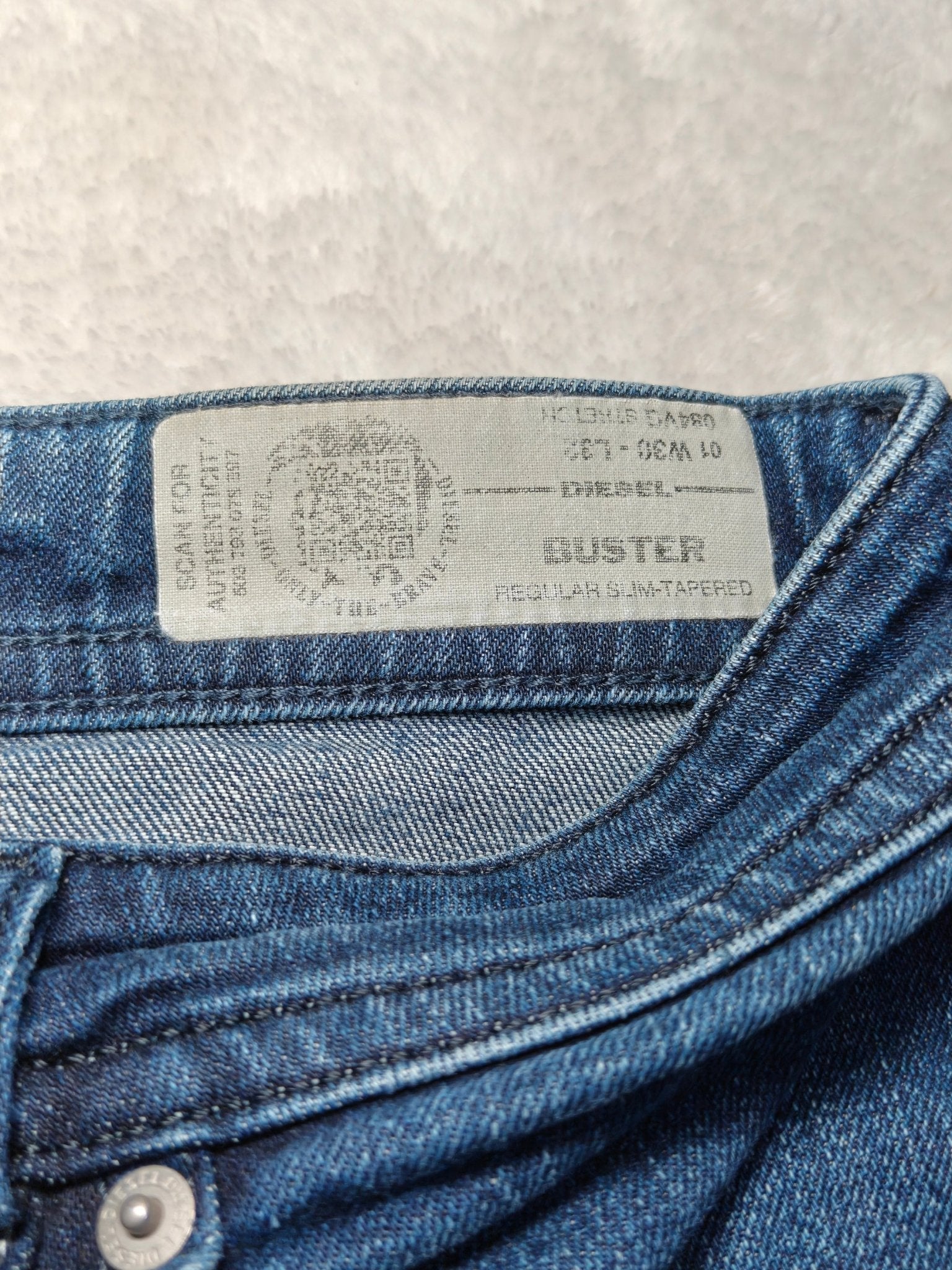 Men Diesel Buster Blue Wash 084VG Slim Tapered W30 L32 Jeans