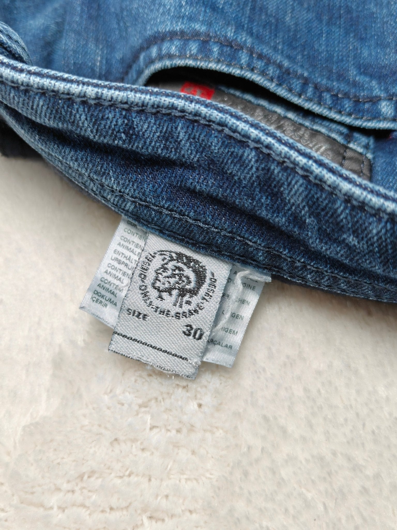 Men Diesel Buster Blue Wash 084VG Slim Tapered W30 L32 Jeans