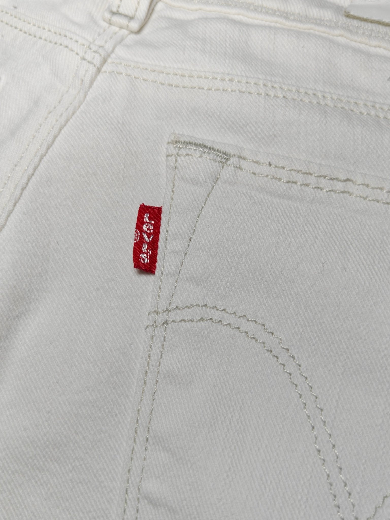 Women Levi's 570 White Straight W26 L34 (EU 36/S) Jeans