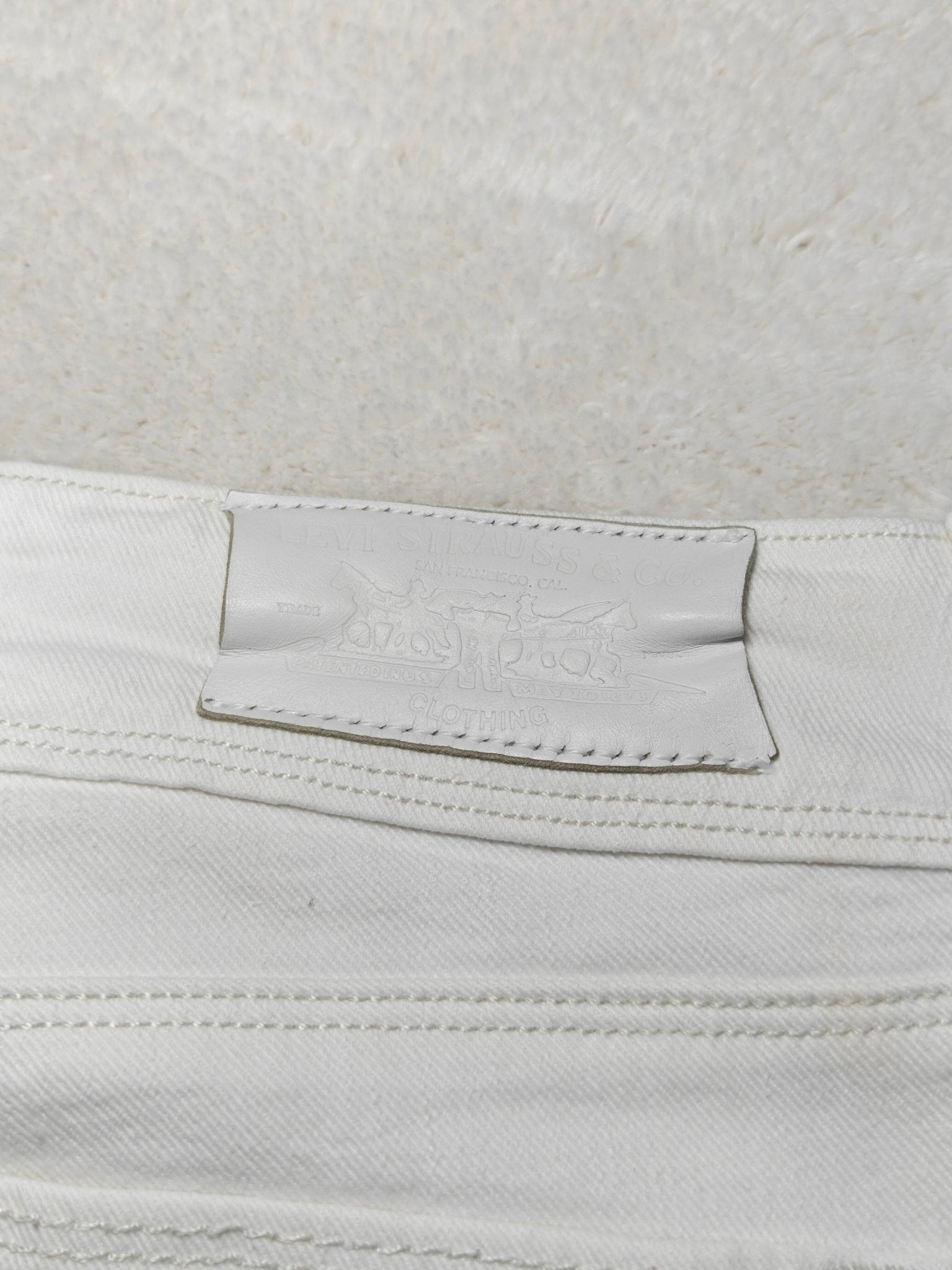 Women Levi's 570 White Straight W26 L34 (EU 36/S) Jeans