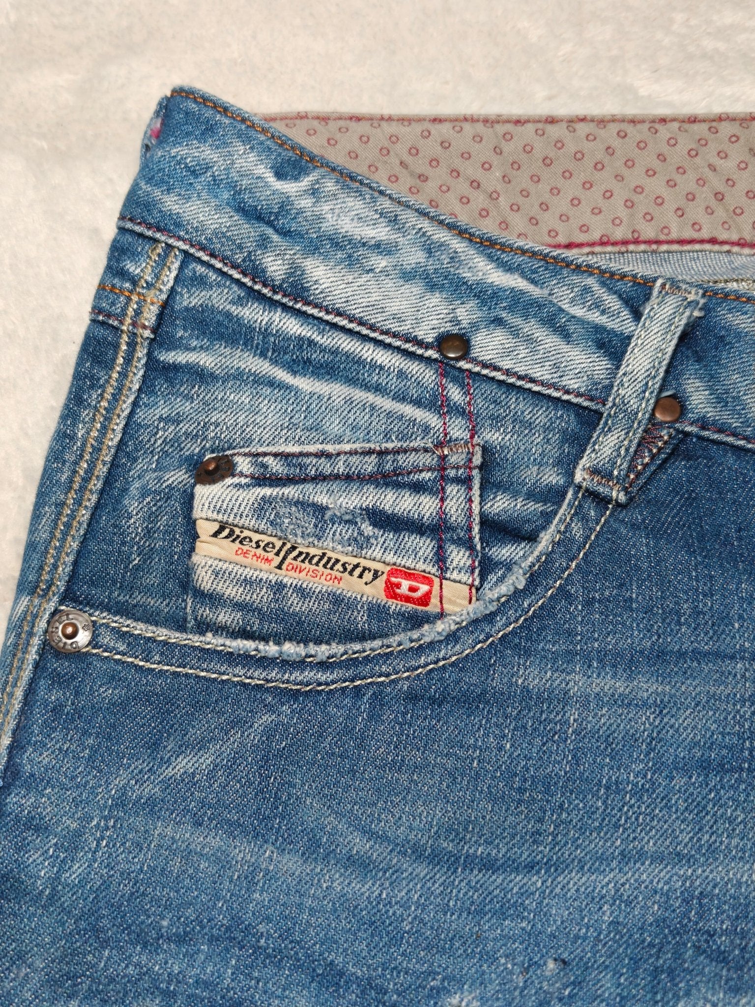 Women Diesel Clush Blue Wash 0070U Straight Slim W26 L34 (EU 36/S) Jeans
