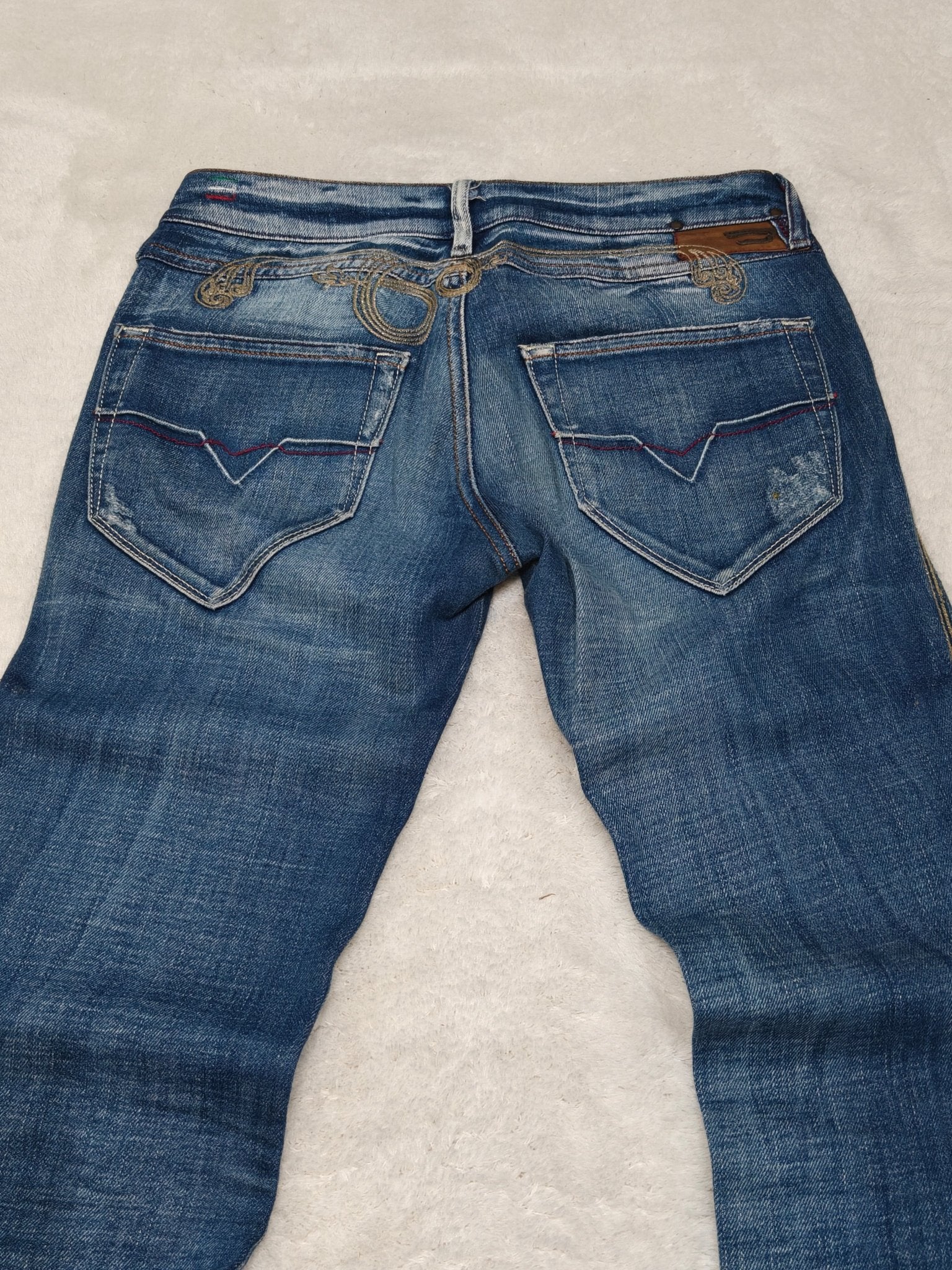 Women Diesel Clush Blue Wash 0070U Straight Slim W26 L34 (EU 36/S) Jeans