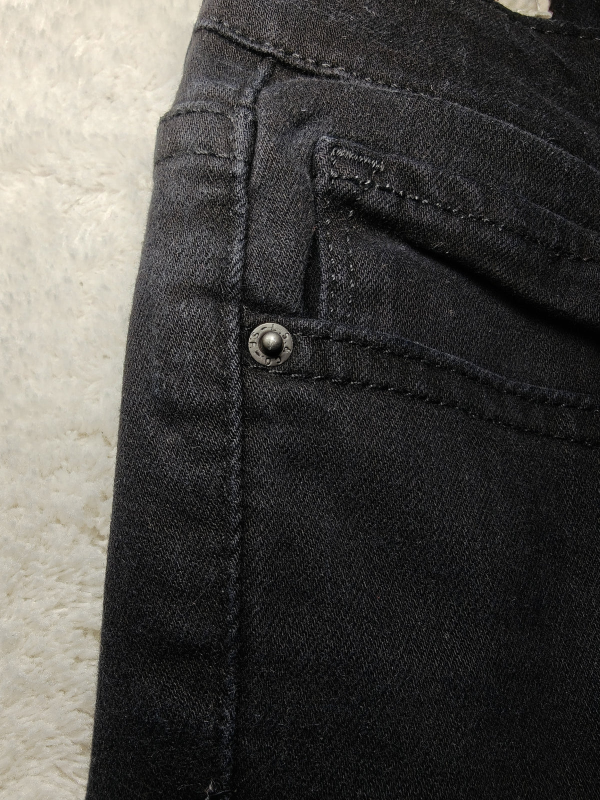 Women Levi’s 711 Black Skinny W27 L32 (EU 36/S) Jeans
