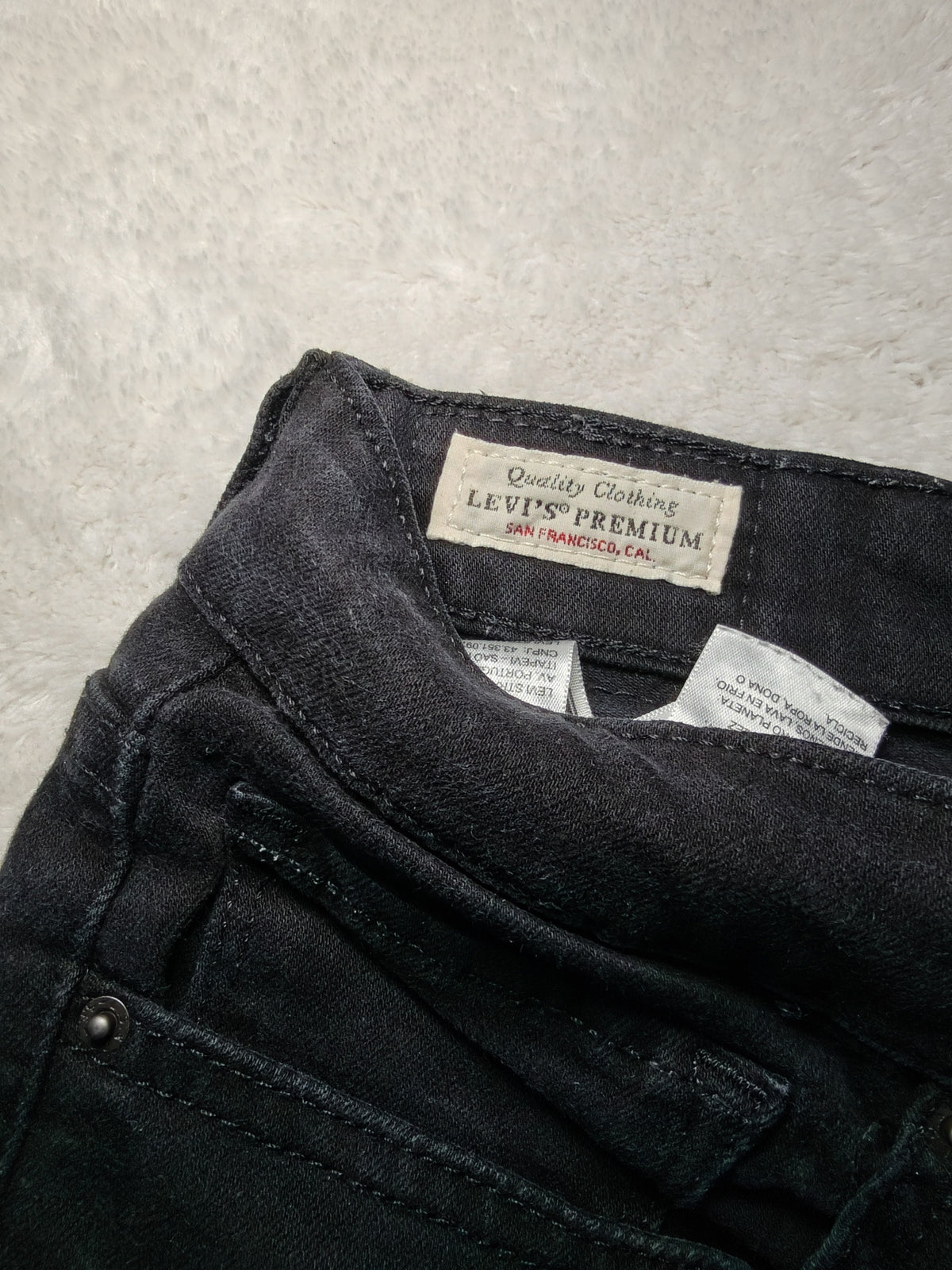 Women Levi’s 711 Black Skinny W27 L32 (EU 36/S) Jeans