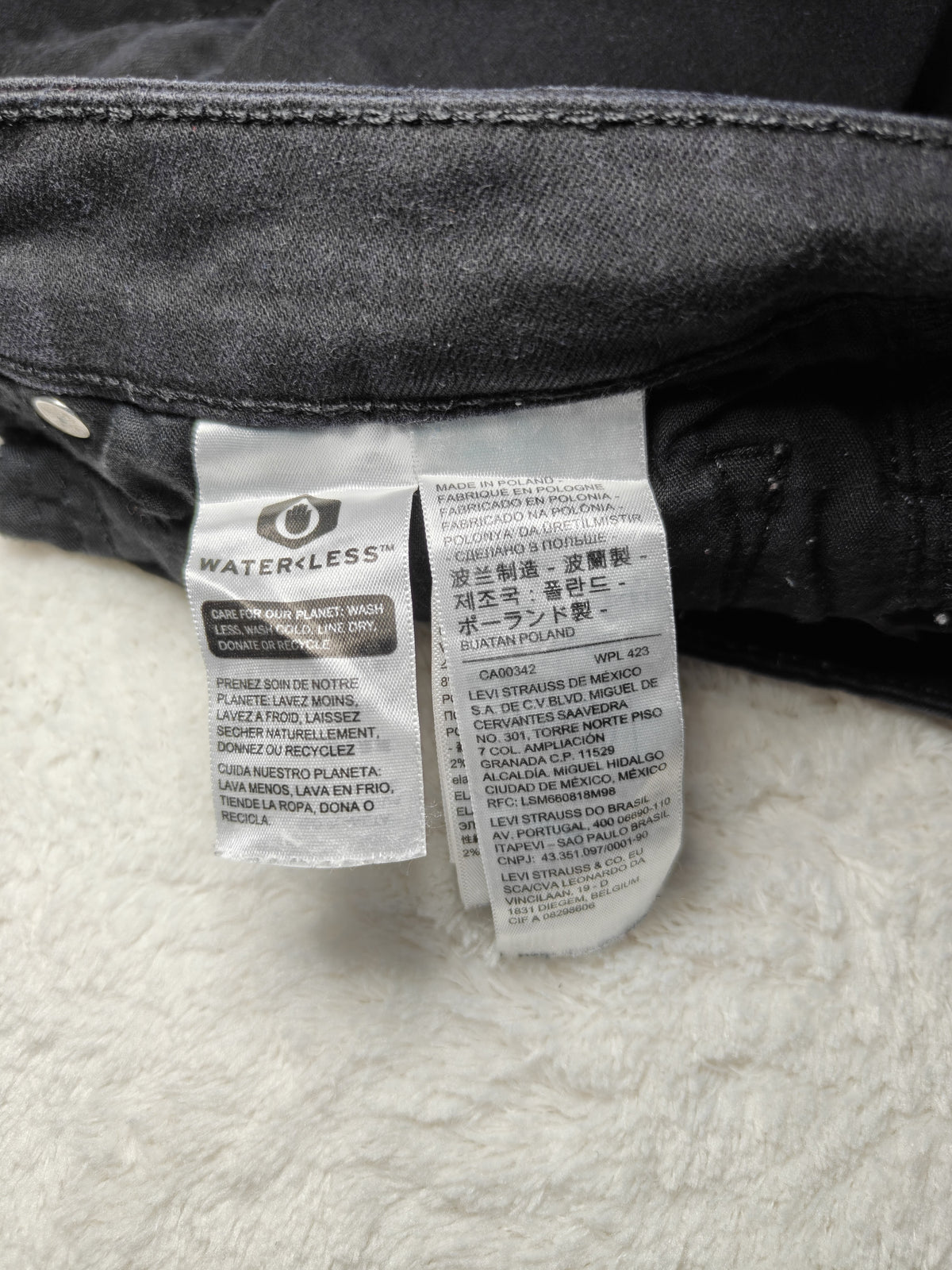 Women Levi’s 711 Black Skinny W27 L32 (EU 36/S) Jeans