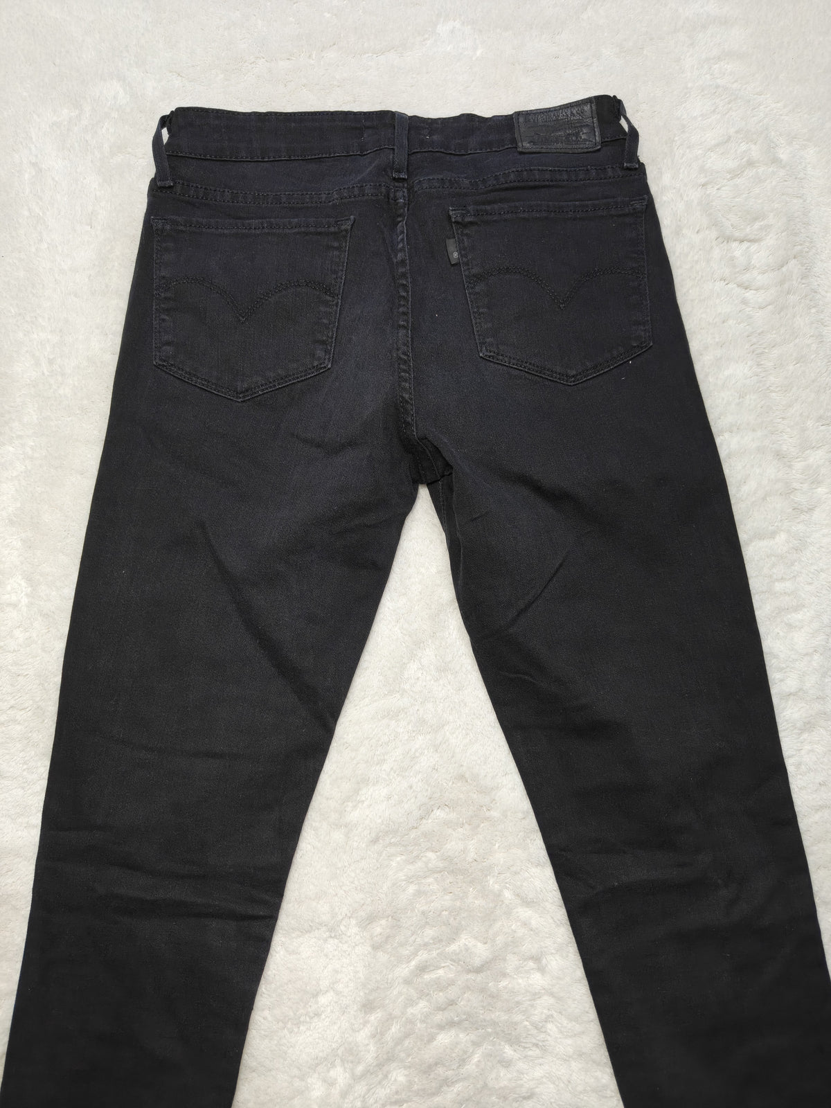 Women Levi’s 711 Black Skinny W27 L32 (EU 36/S) Jeans
