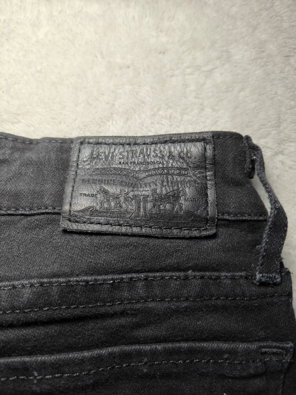 Women Levi’s 711 Black Skinny W27 L32 (EU 36/S) Jeans