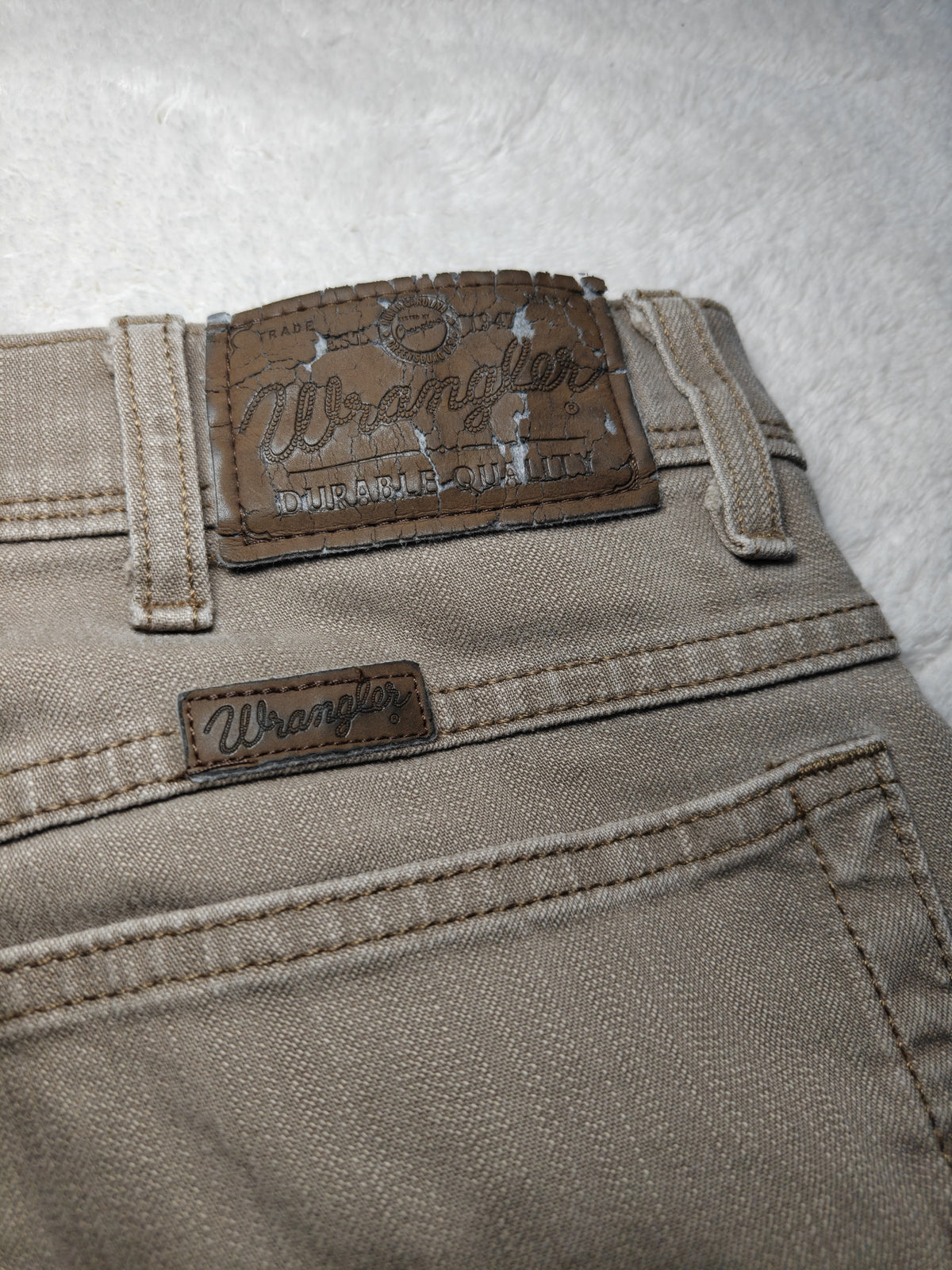 Men Wrangler Light Brown Regular Straight W33 L30 Jeans