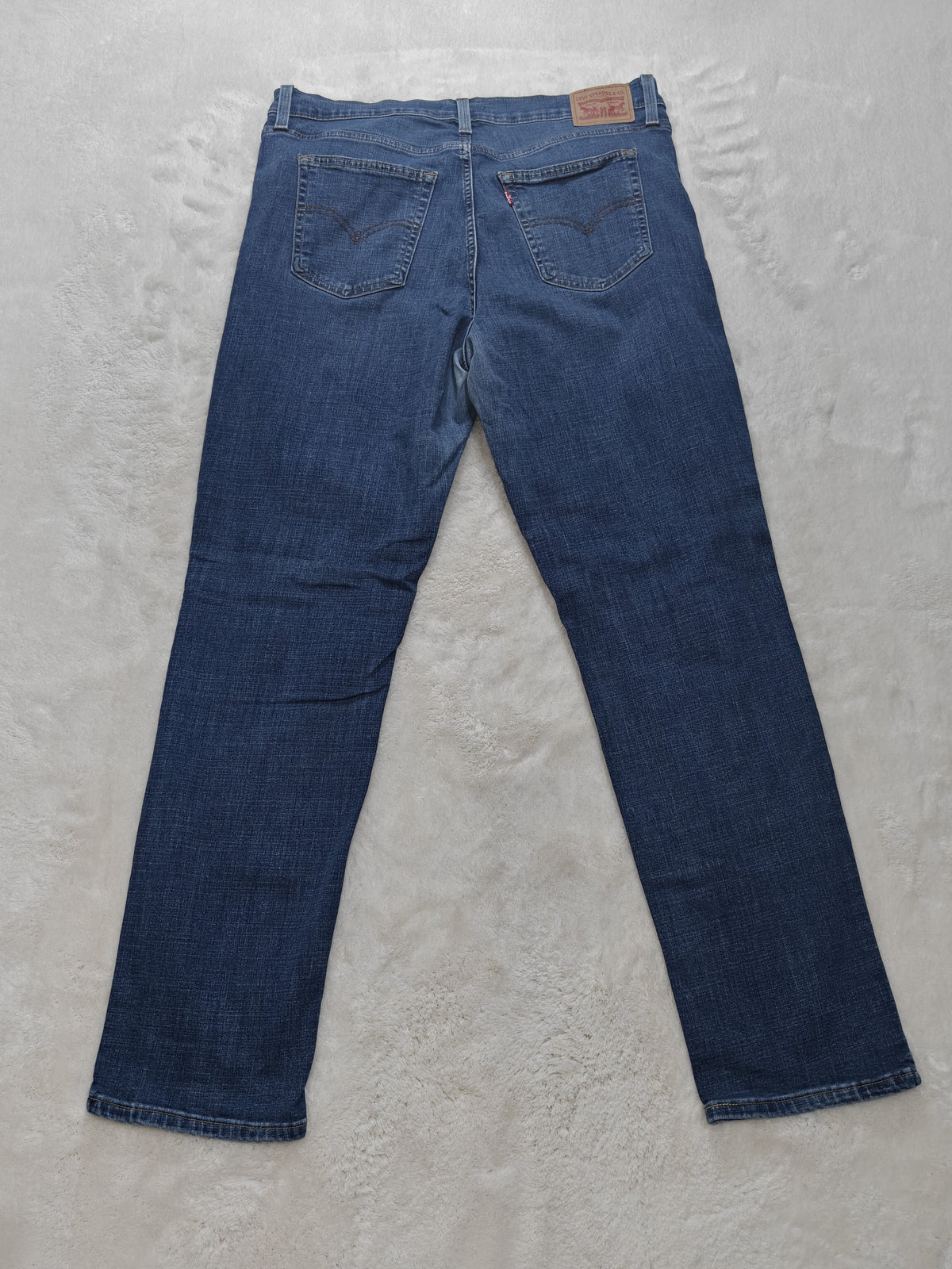 Women Levi’s 724 Blue High Rise Straight W33 L32 (EU 42/XL) Jeans