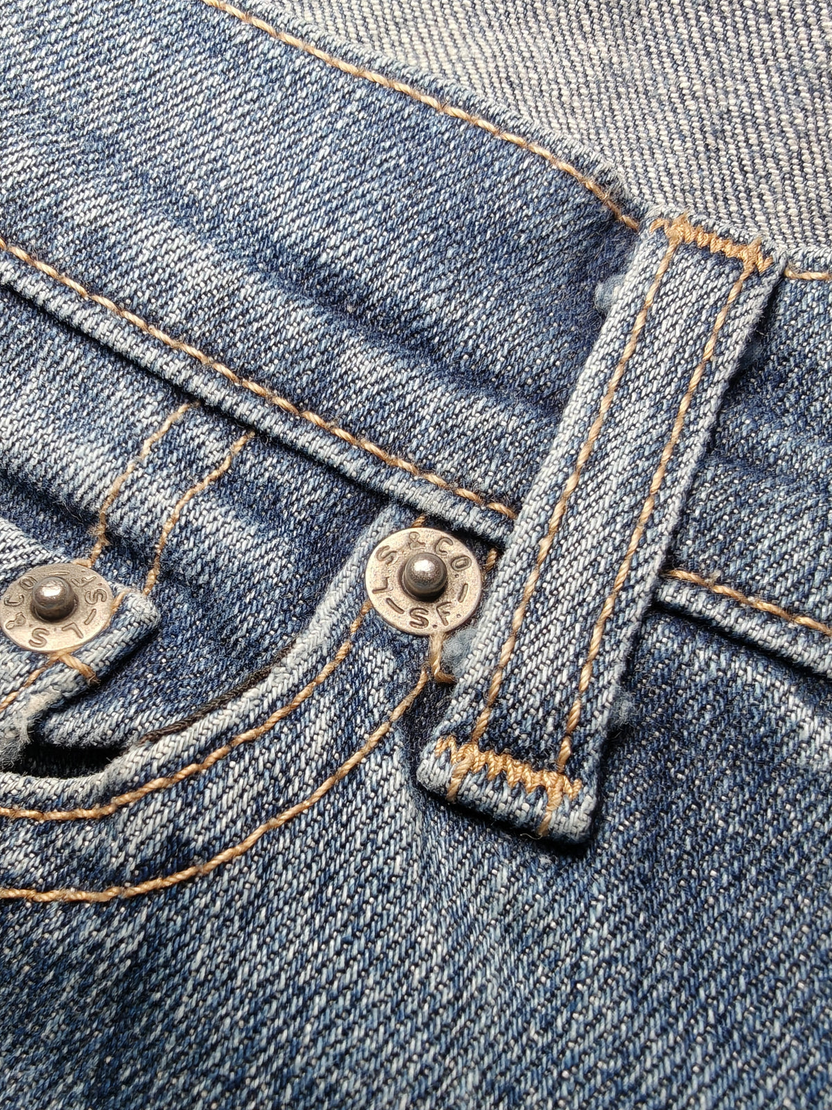 Women Levi’s 524 Blue Low Rise Bootcut W26 L32 (EU 36/S) Jeans