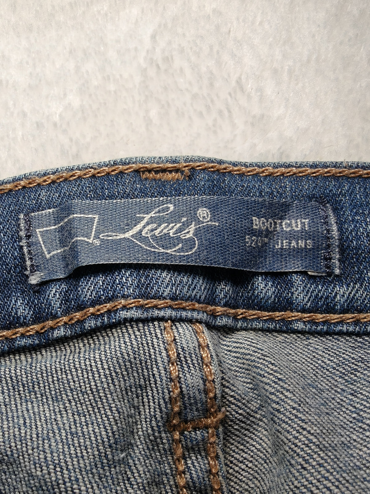 Women Levi’s 524 Blue Low Rise Bootcut W26 L32 (EU 36/S) Jeans