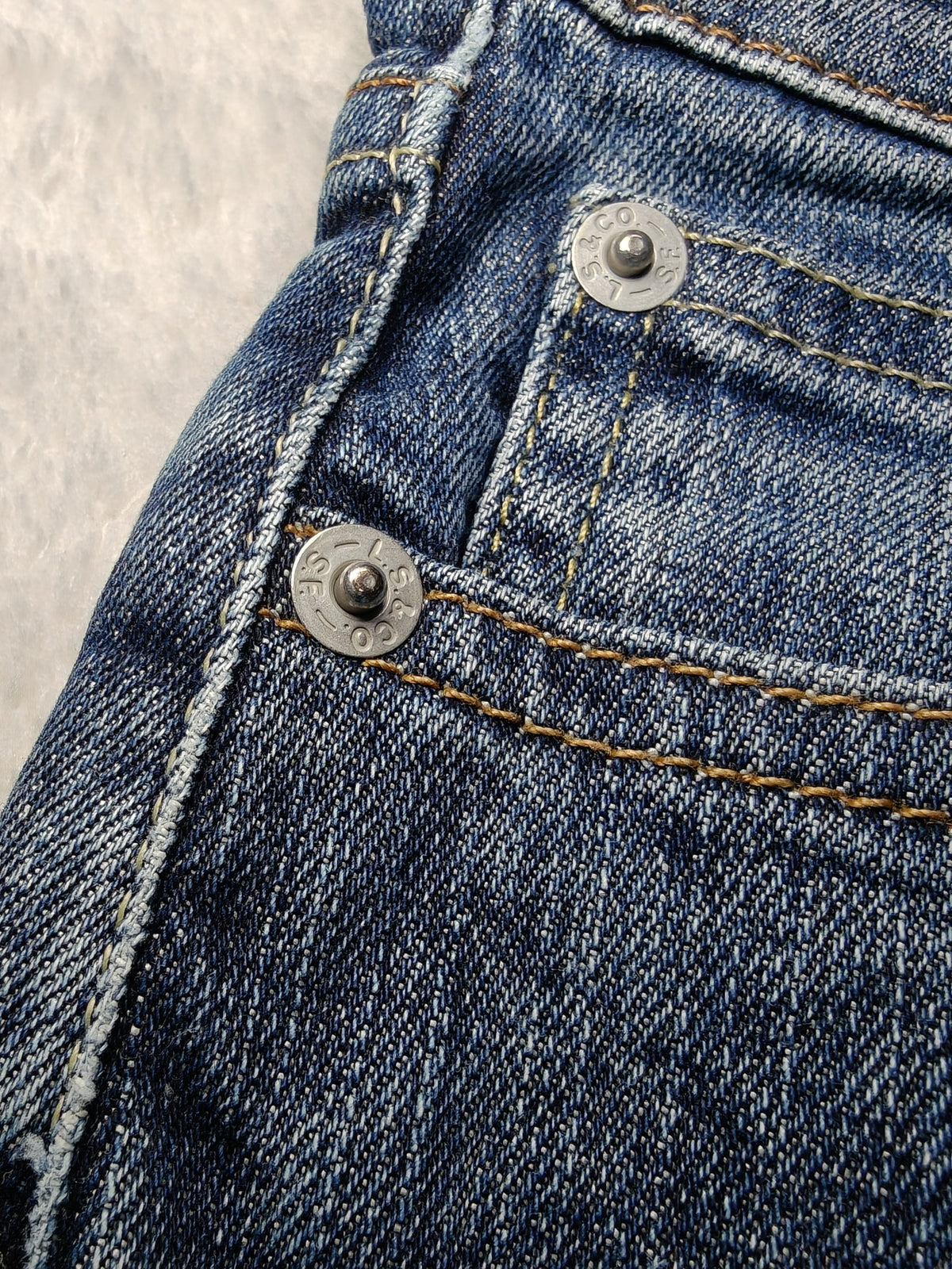 Women Levi’s 10528 Blue 0020 Straight W32 L32 (EU 42/XL) Jeans
