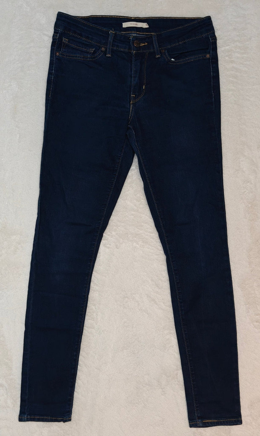 Women Levi’s 711 Blue Skinny W28 L30 (EU 38/M) Jeans