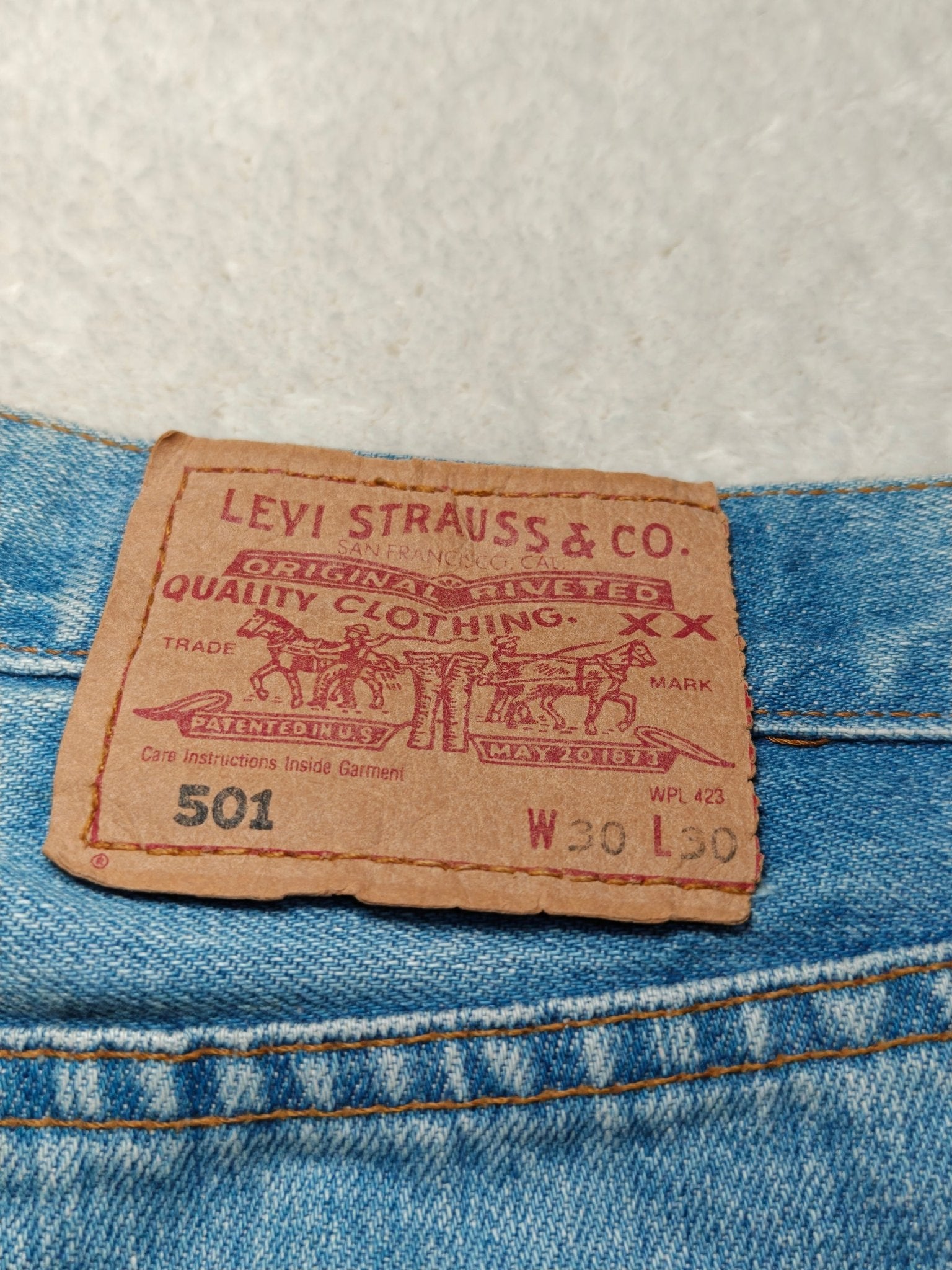 Men Levi's 501 Light Blue Straight W30 L30 Jeans