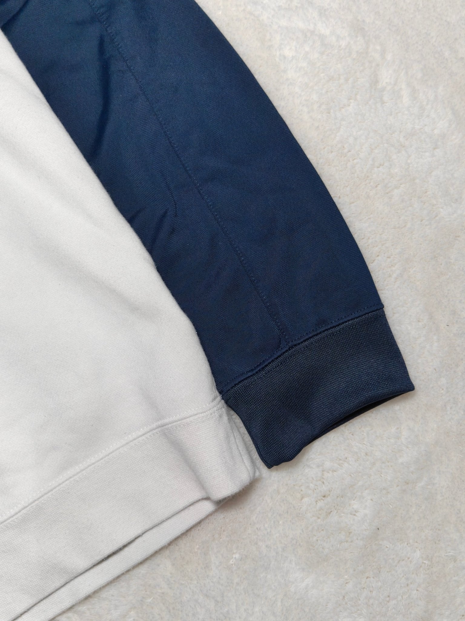 Men Nike White and Dark Blue Hoodie (L)