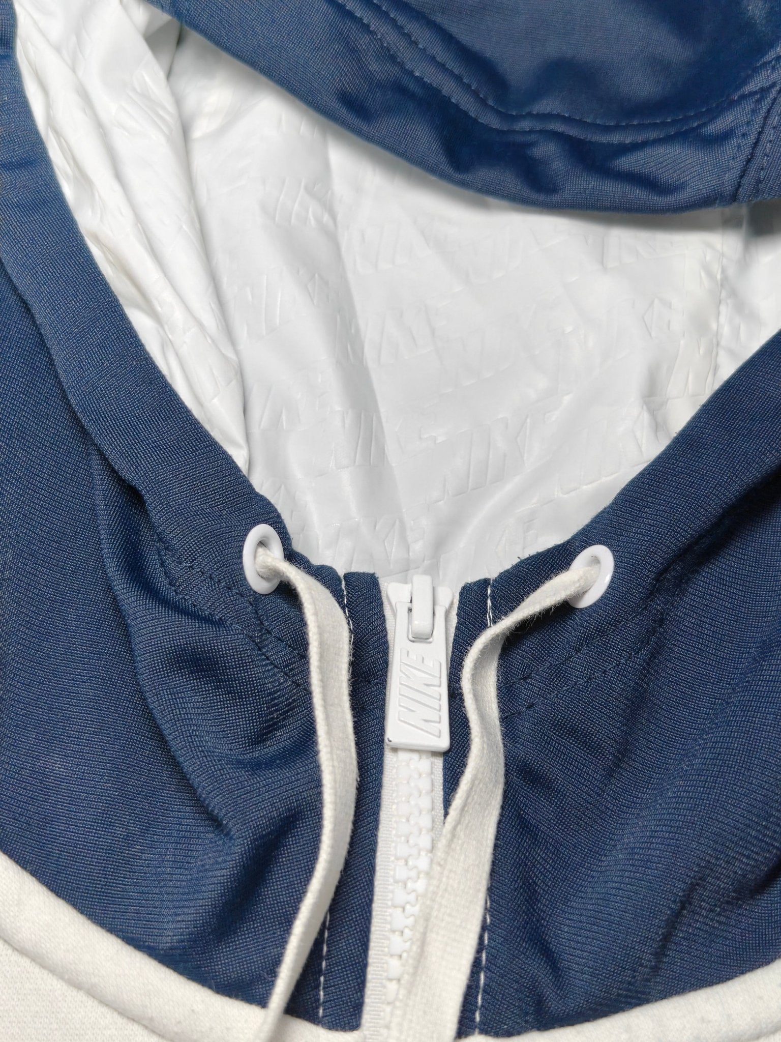 Men Nike White and Dark Blue Hoodie (L)