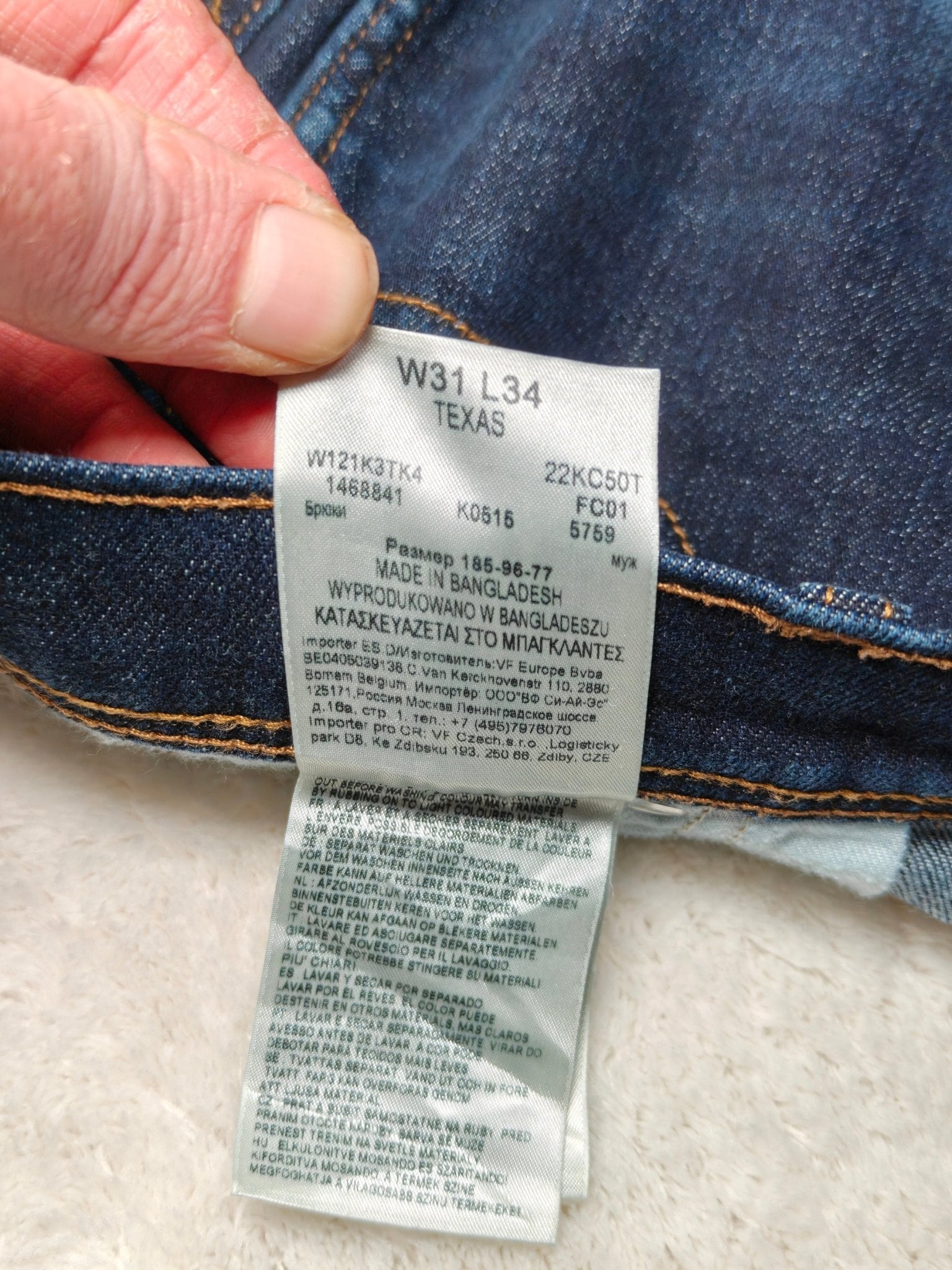 Men Wrangler Texas Dark Blue Slim Straight W31 L34 Jeans