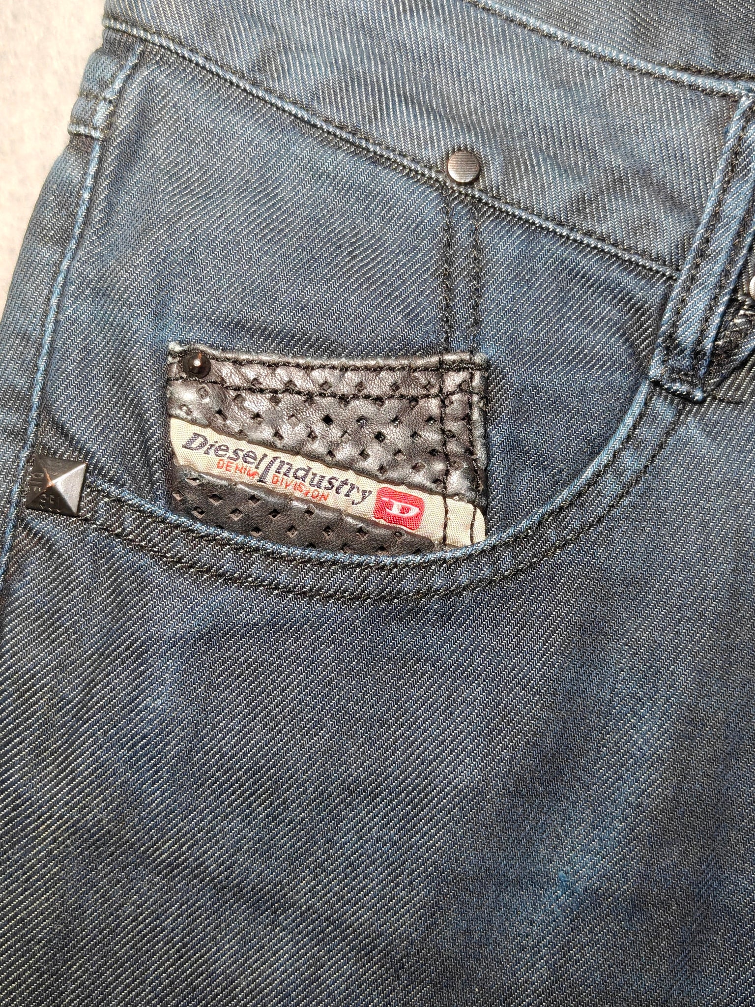 Women Diesel Clush Made in Italy 2007 Dark Blue Wash 008LG Slim W26 L32 (EU 36/S) Jeans