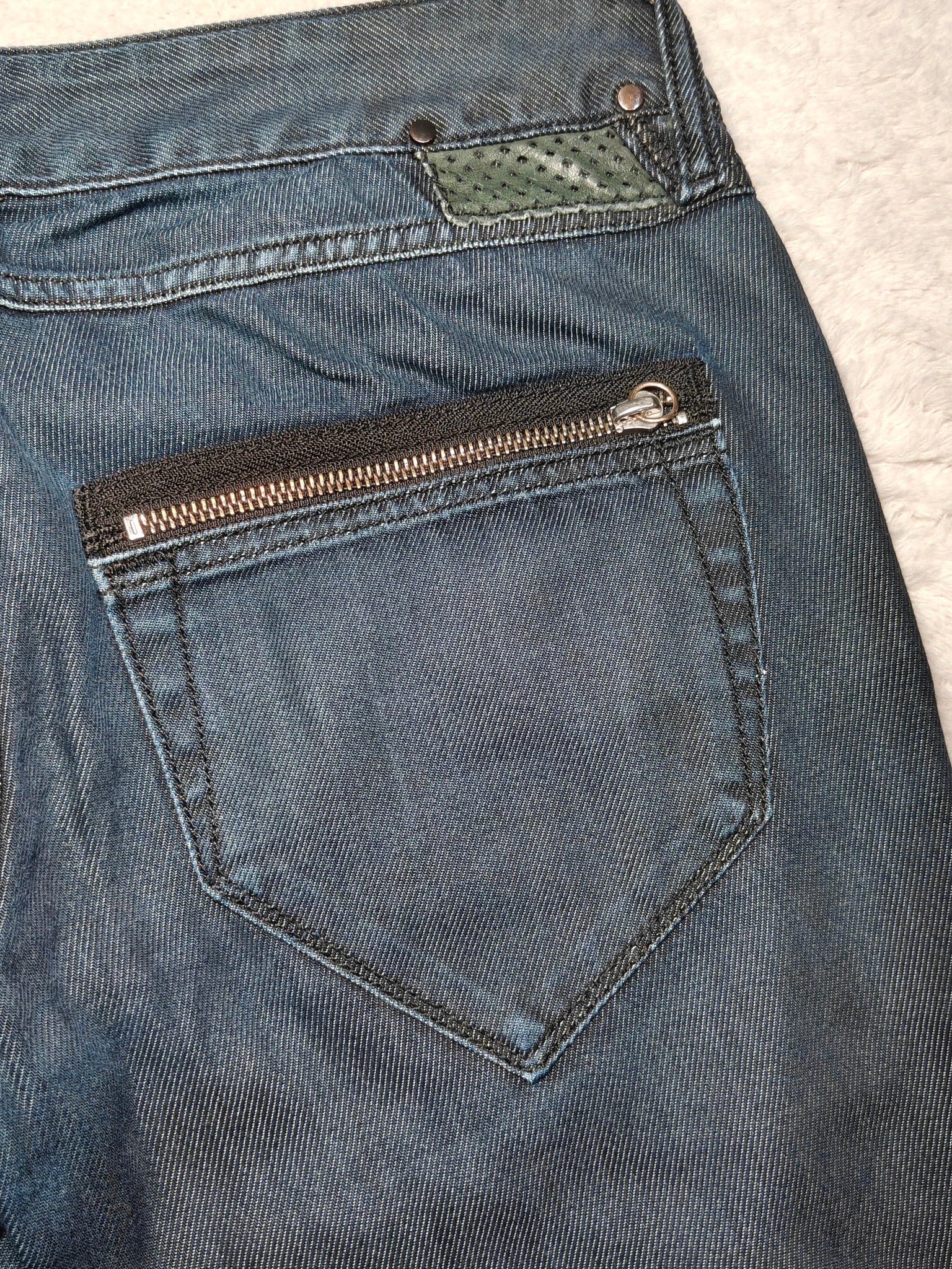 Women Diesel Clush Made in Italy 2007 Dark Blue Wash 008LG Slim W26 L32 (EU 36/S) Jeans