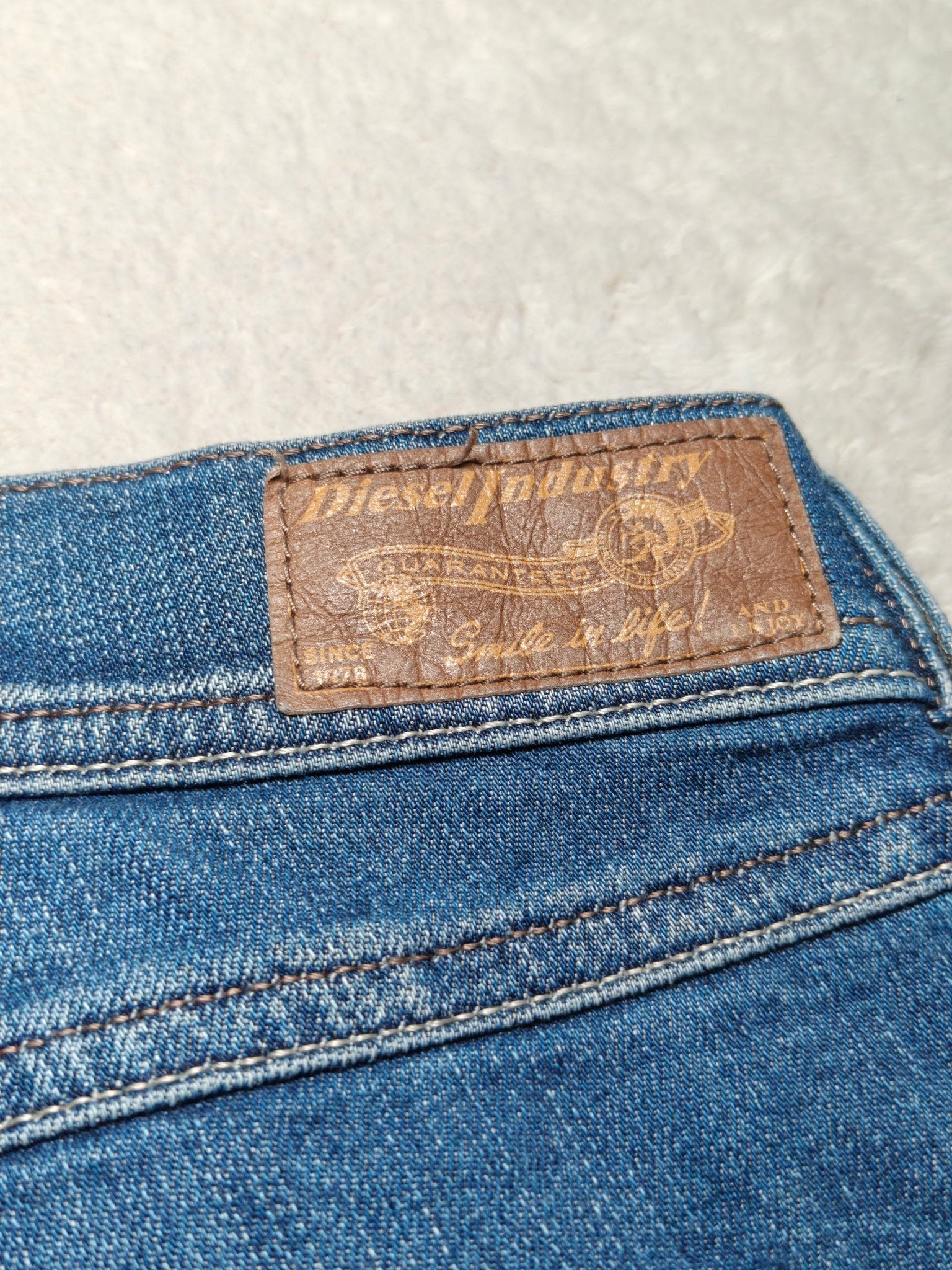 Women Diesel Francy Blue Wash 0836X Relaxed Skinny W30 L28 (EU 40/L) Jeans