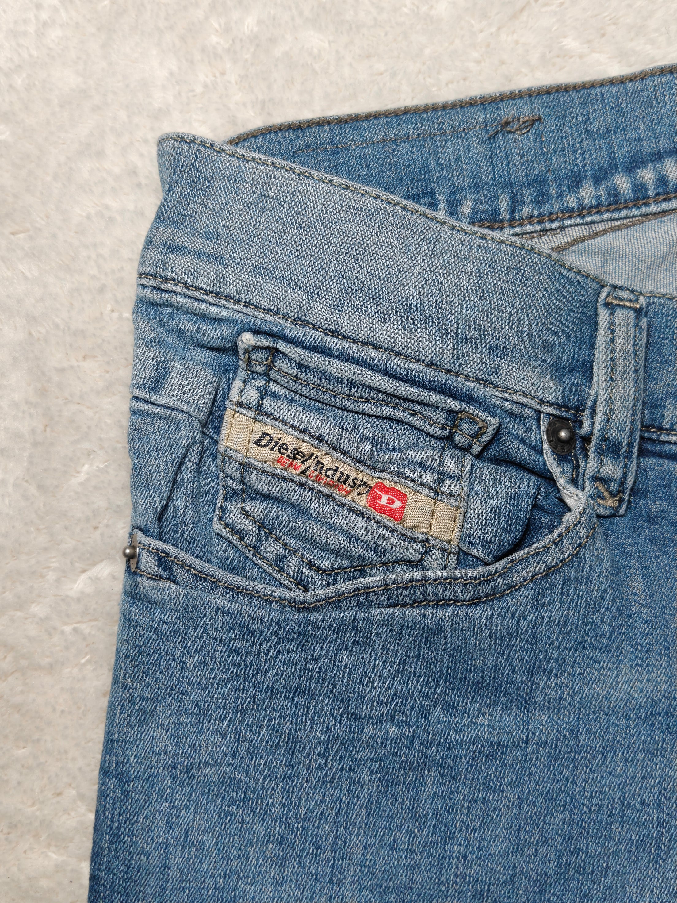 Women Diesel Getlegg Light Blue Wash 0884X Slim Skinny W26 L32 (EU 36/S) Jeans