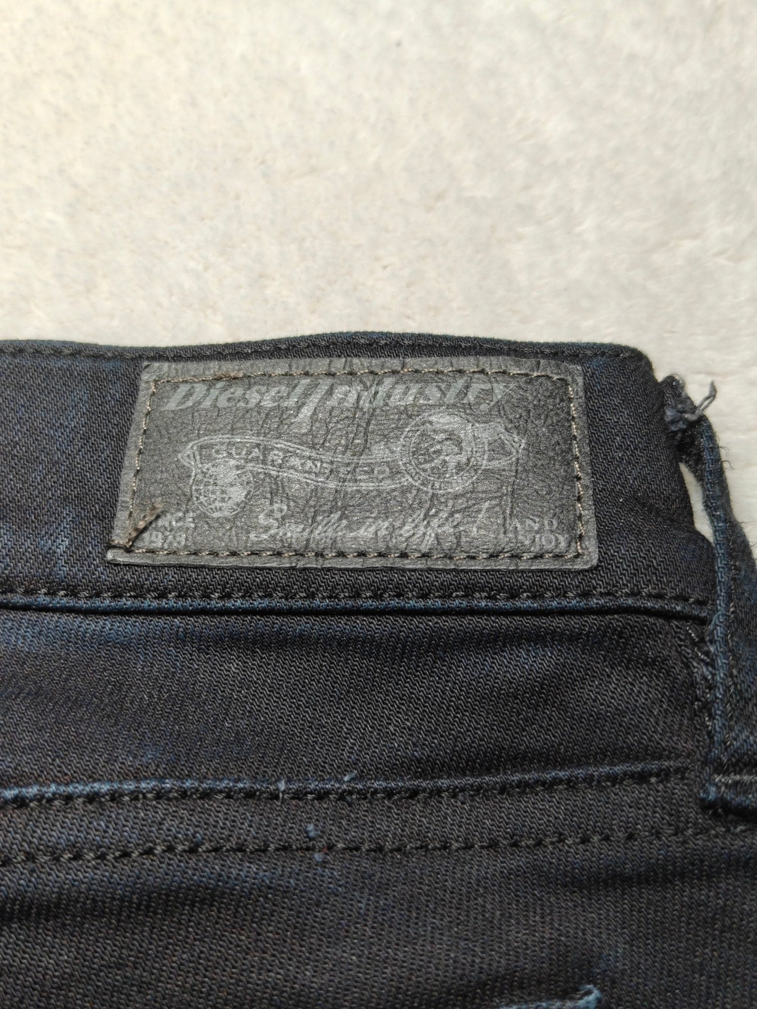 Women Diesel Grupee Black Faded Dark Blue Wash 0800R Skinny W25 L30 (EU 34/XS) Jeans